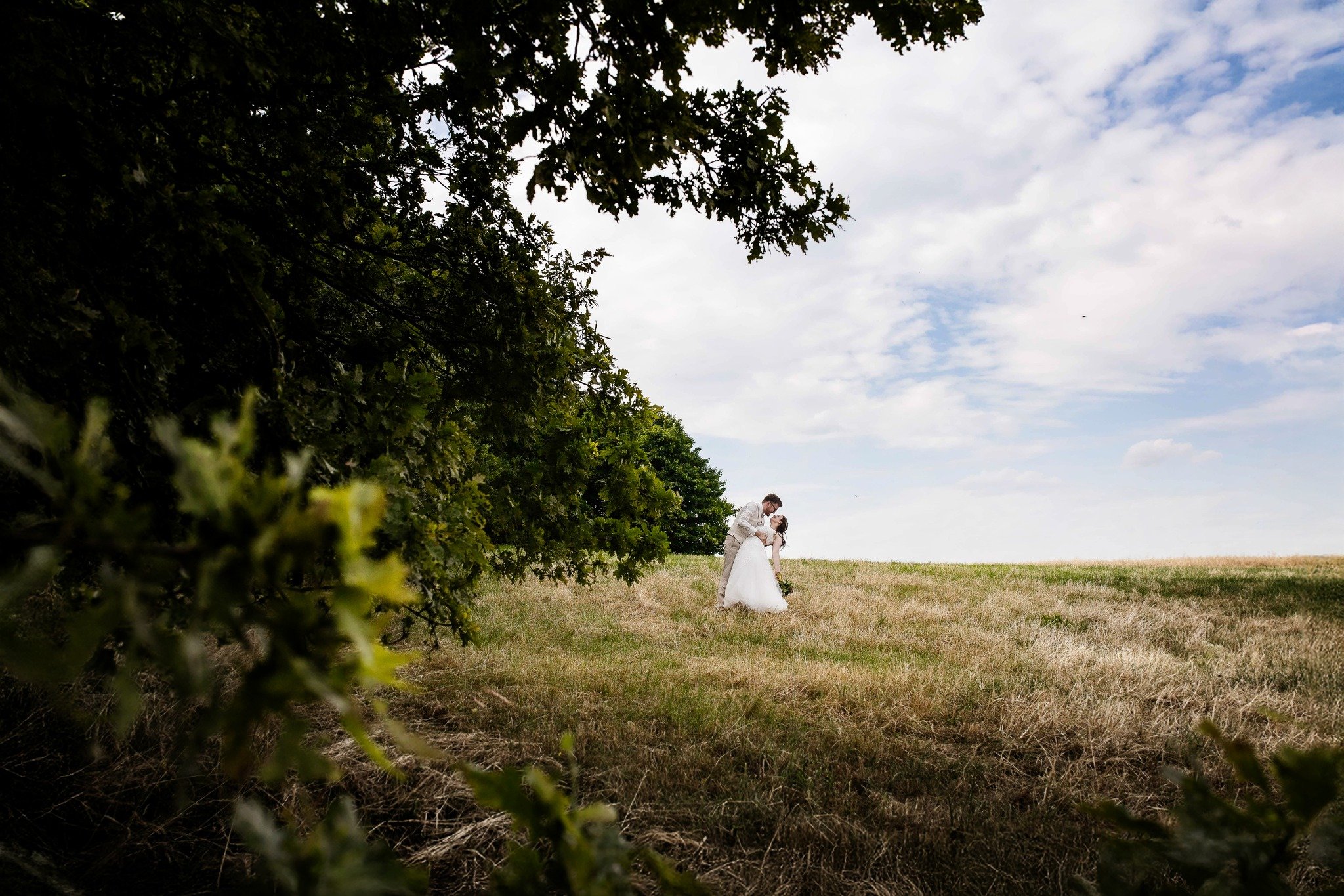 // Sommerhochzeit //

Hochzeitsfotografien 2026 gesucht?

Ich habe noch ein paar wenige freie Termine f&uuml;r das Jahr 2026! Wenn du auf der Suche nach einem Fotografen bist, der eure Liebesgeschichte wundersch&ouml;n festh&auml;lt, dann melde dich 