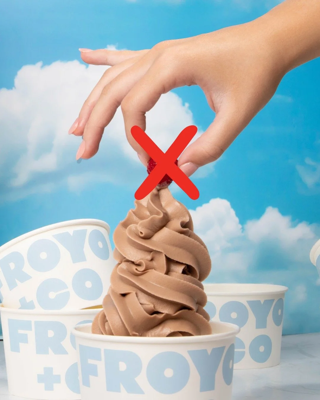 🚨Public Service Announcement from the Froyo Police 🚨

Friends, we need to have a little chat.....

The Froyo process goes something like this:

➡️ Grab a cup

➡️ Add your froyo

➡️ Load up on toppings

➡️ Weigh &amp; pay

➡️ Eat

Notice how "e