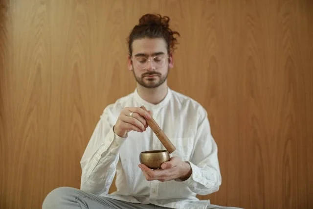 homme-zen-bol-tibétain