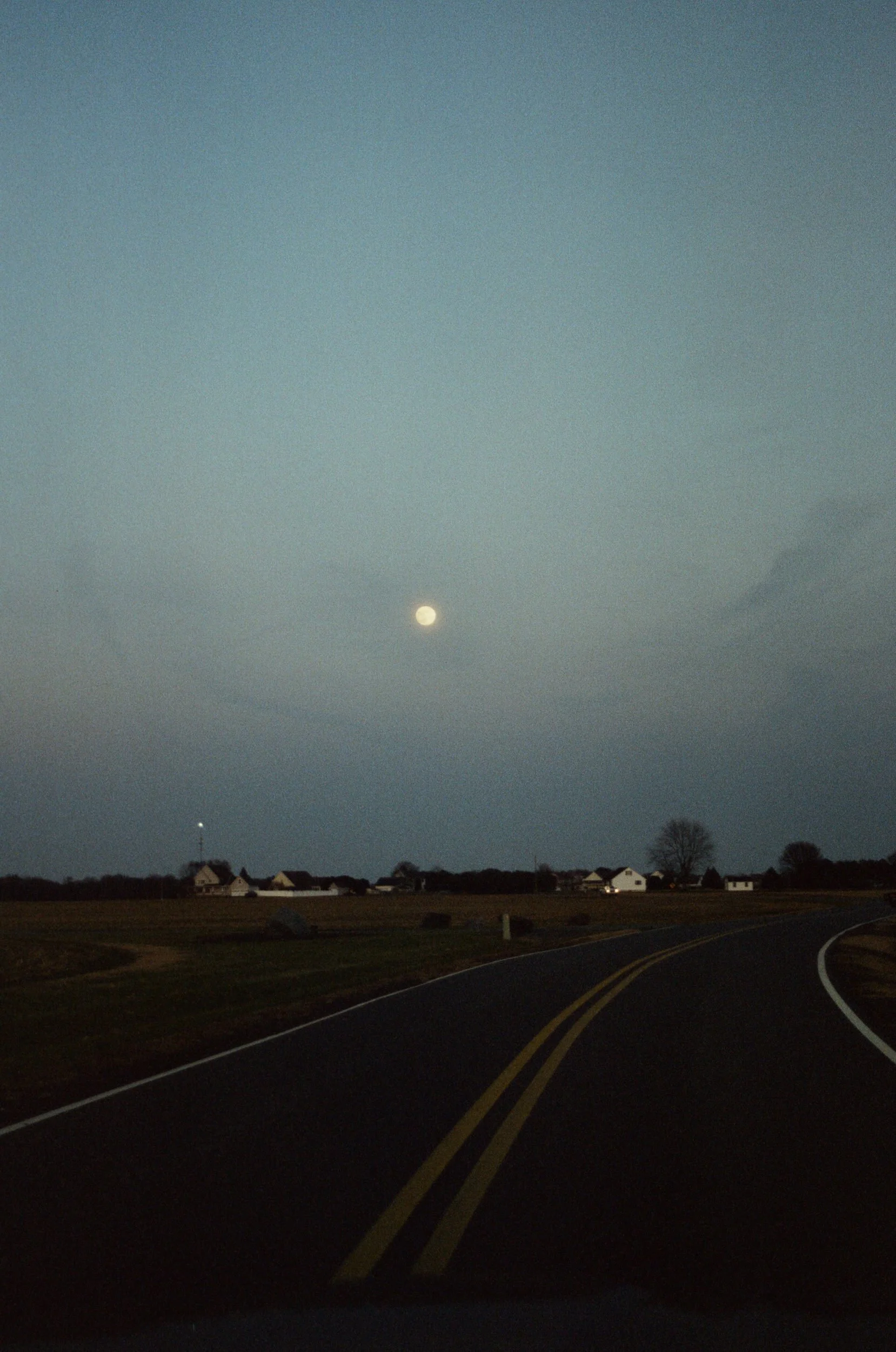 EMILY_ZOE_MOON3.jpg