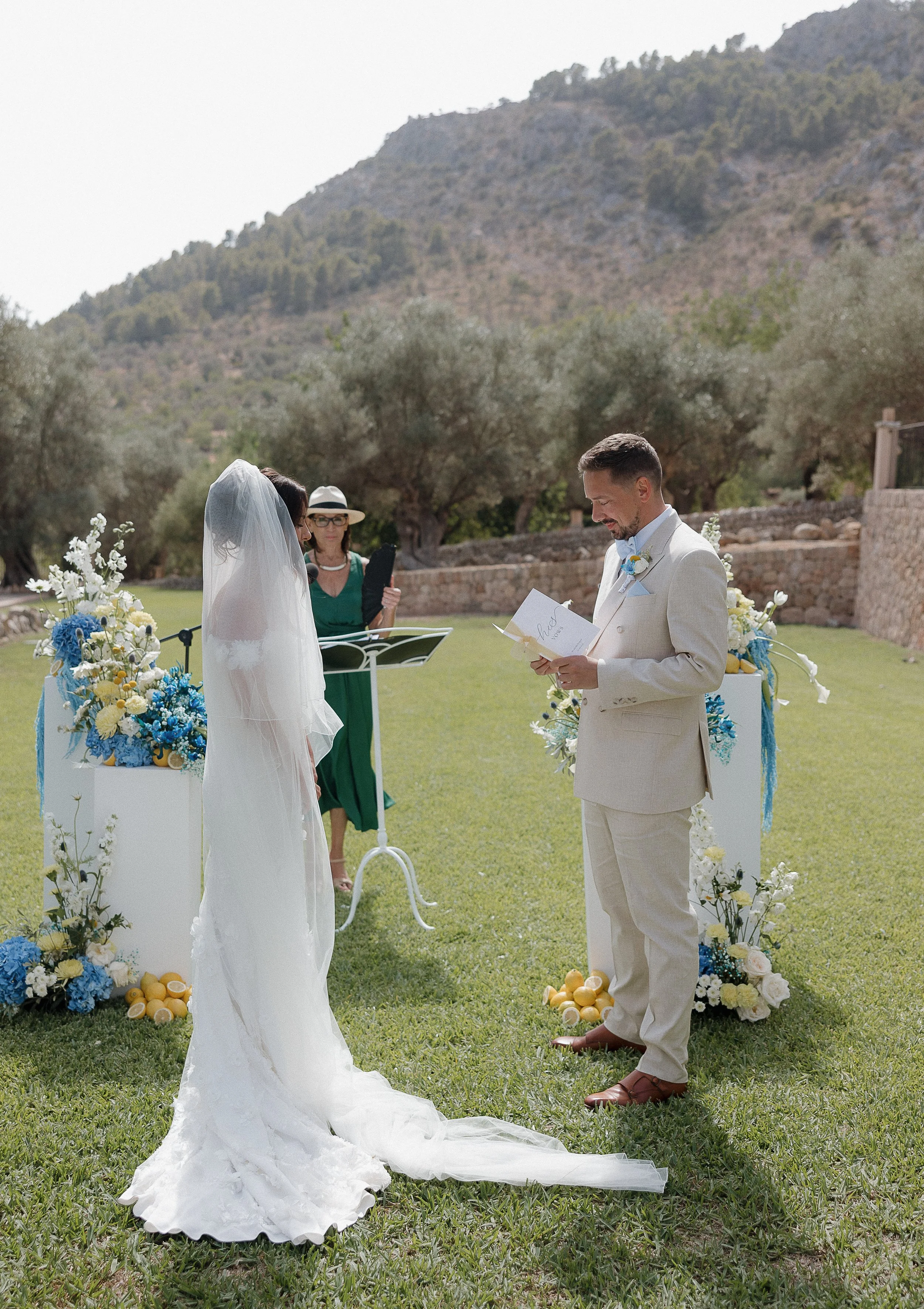 alqueria-blanca-ceremony-candid-06.jpg