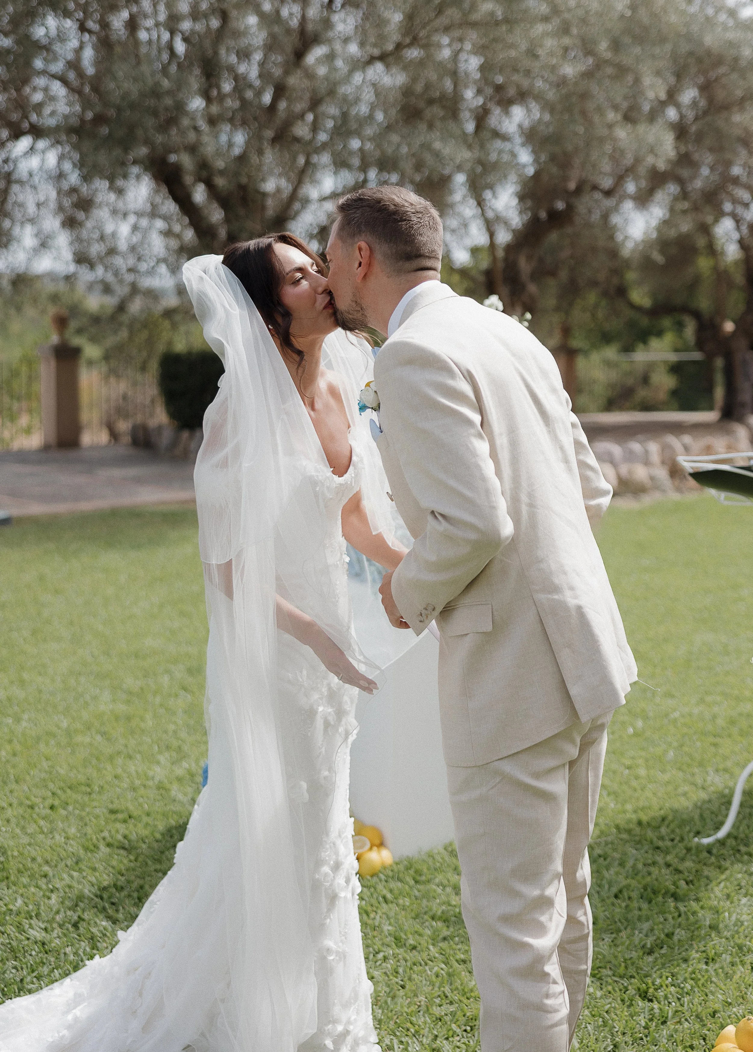 alqueria-blanca-wedding-couple-02.jpg