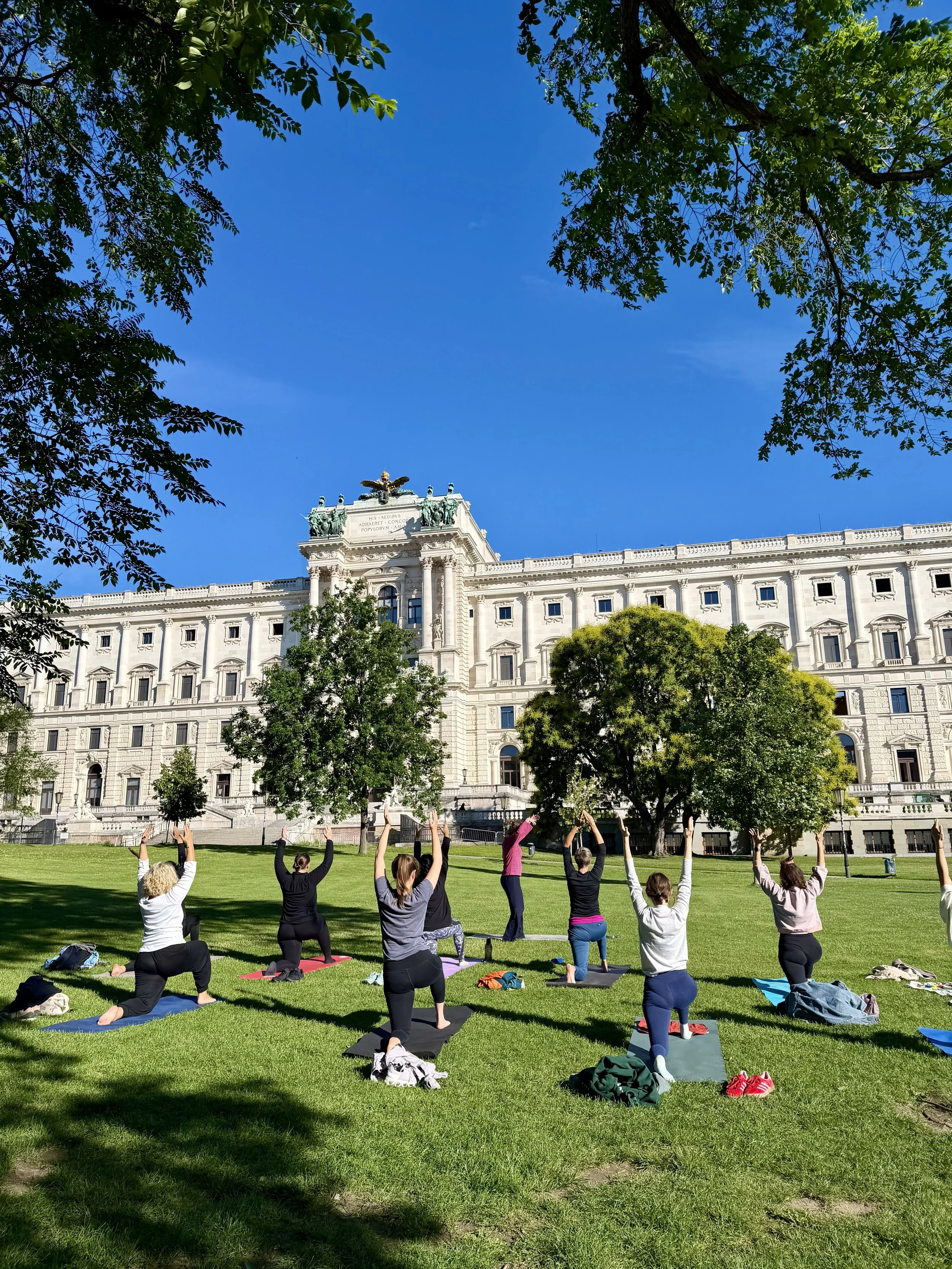 Yoga @ Burggarten (Early Morning Session)