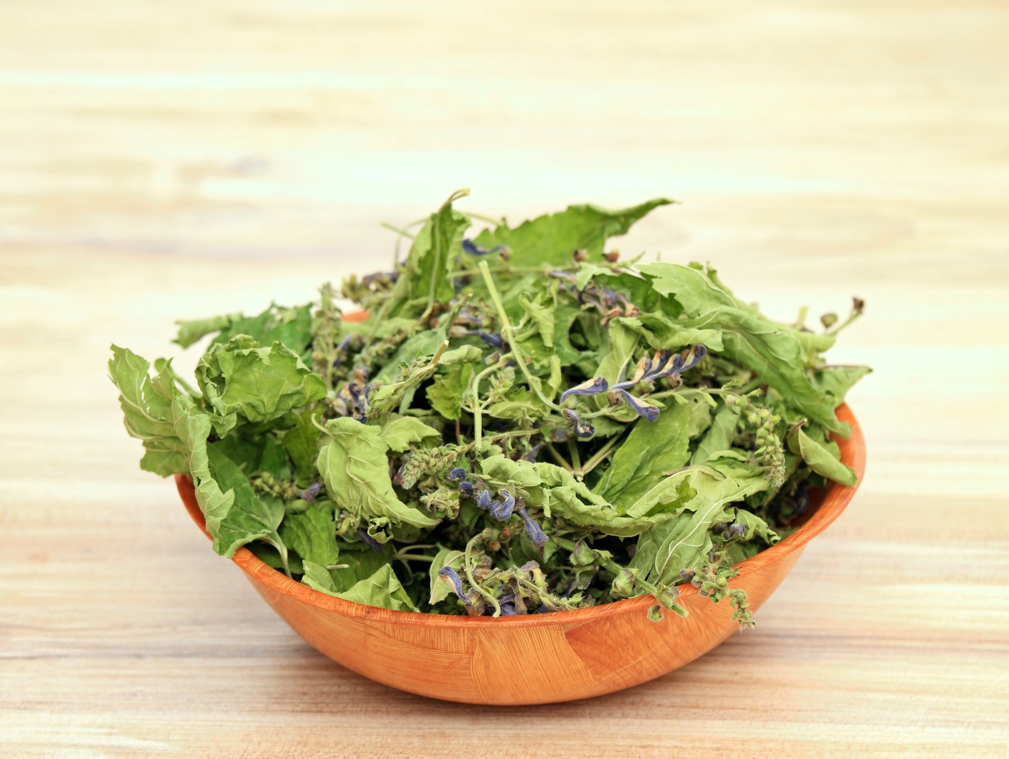 Scutellaria lateriflora in a bowl