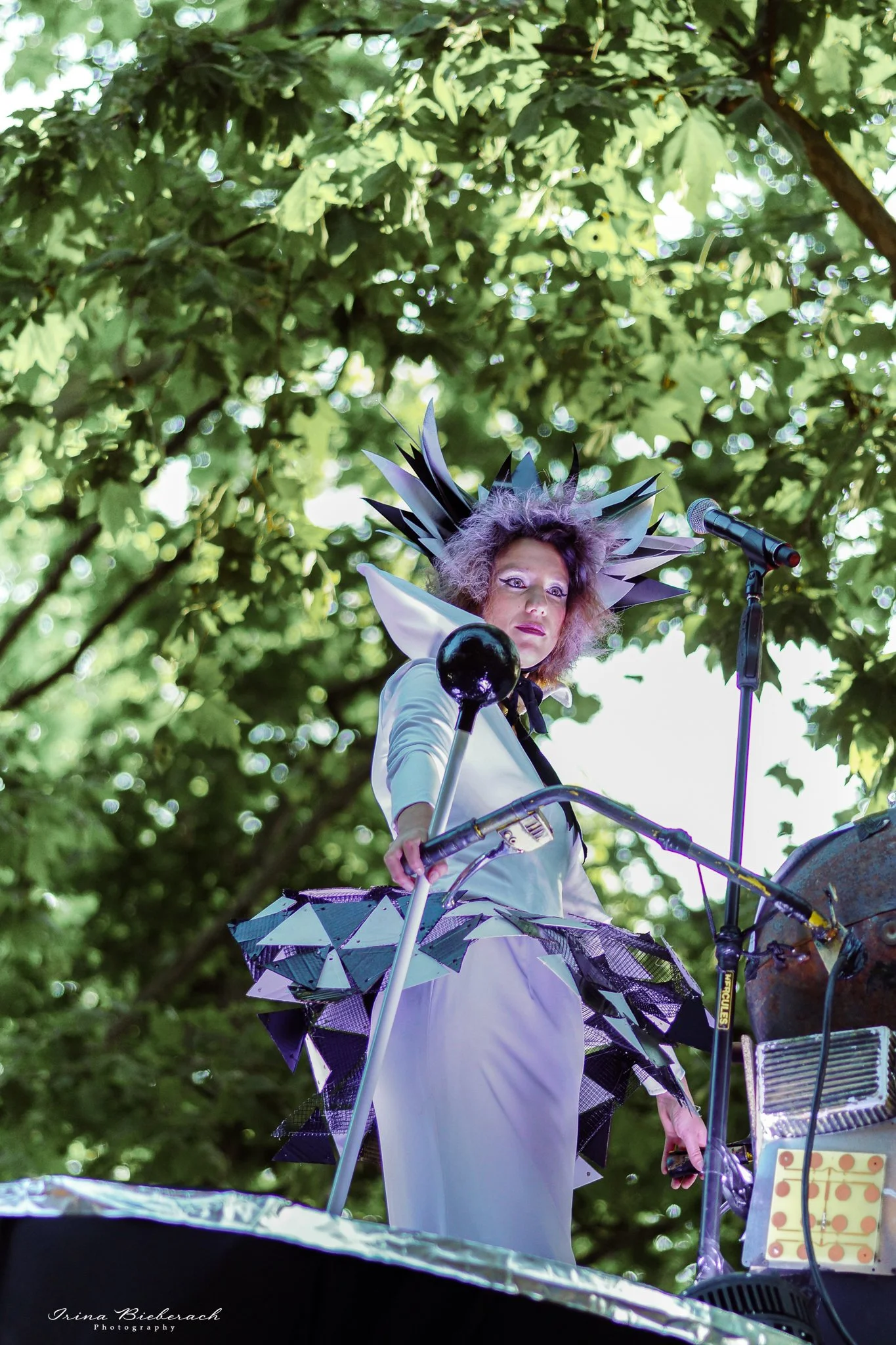 artiste costume scene festival exterieur paris