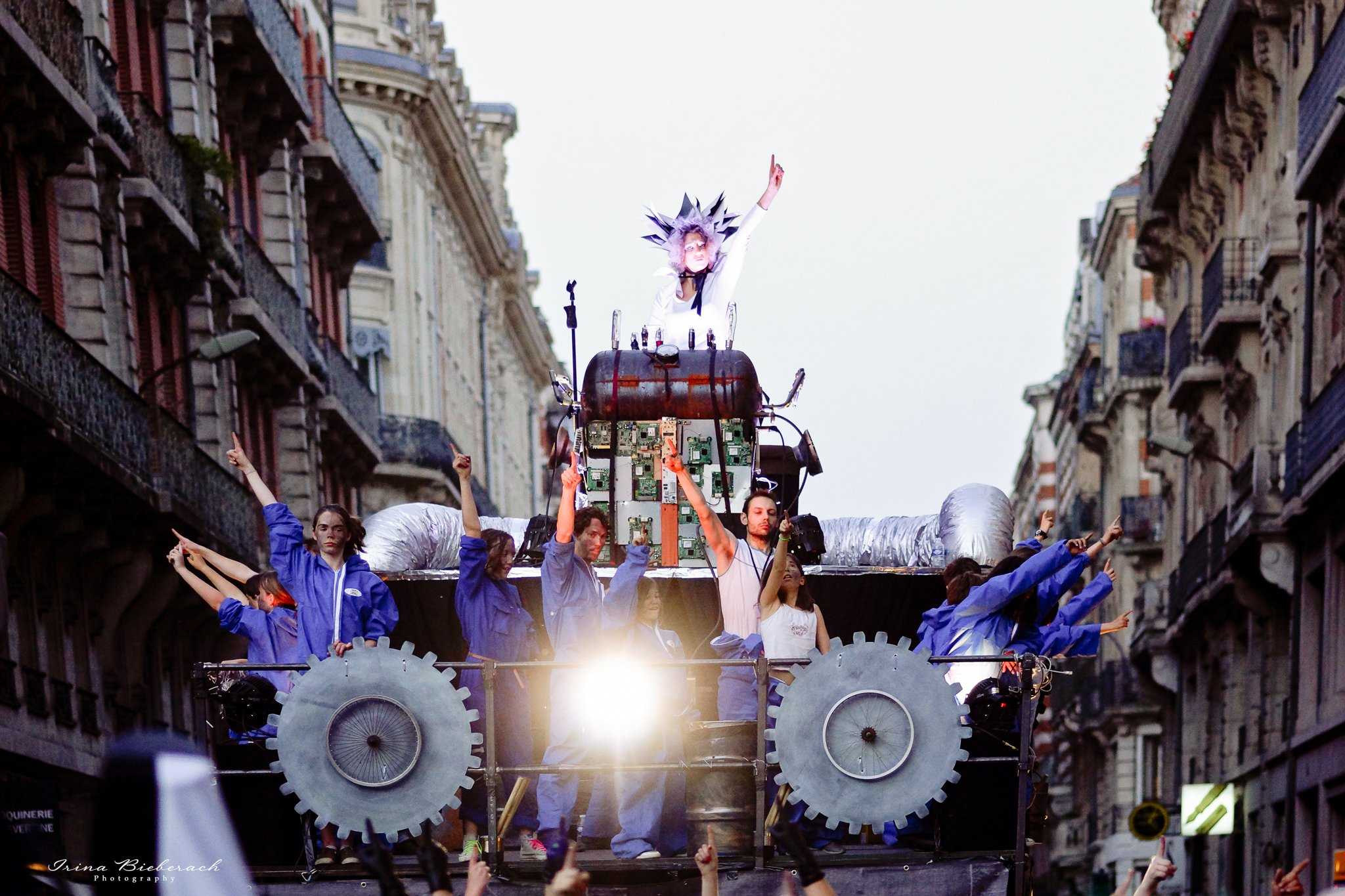 char parade artistique rue  spectacle