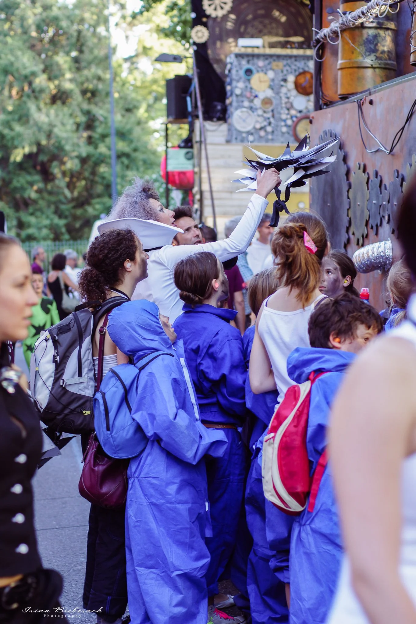 foule enfants et adultes festival rue paris