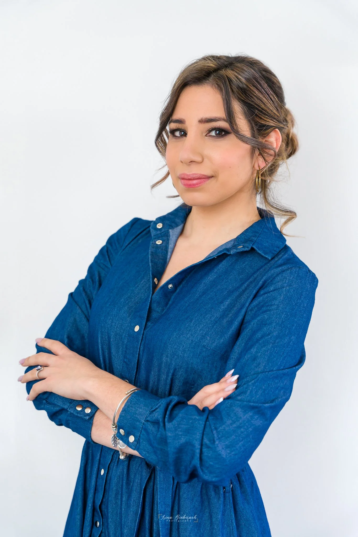 Shooting photo headshot de collaborateurs en studio mobile dans des bureaux à Paris.