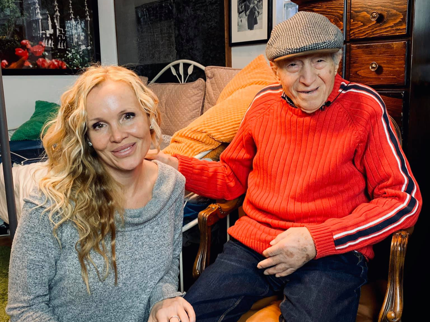 Erin Faith Allen with WWII veteran and photojournalist Tony Vaccaro at his New York home, December 2019.