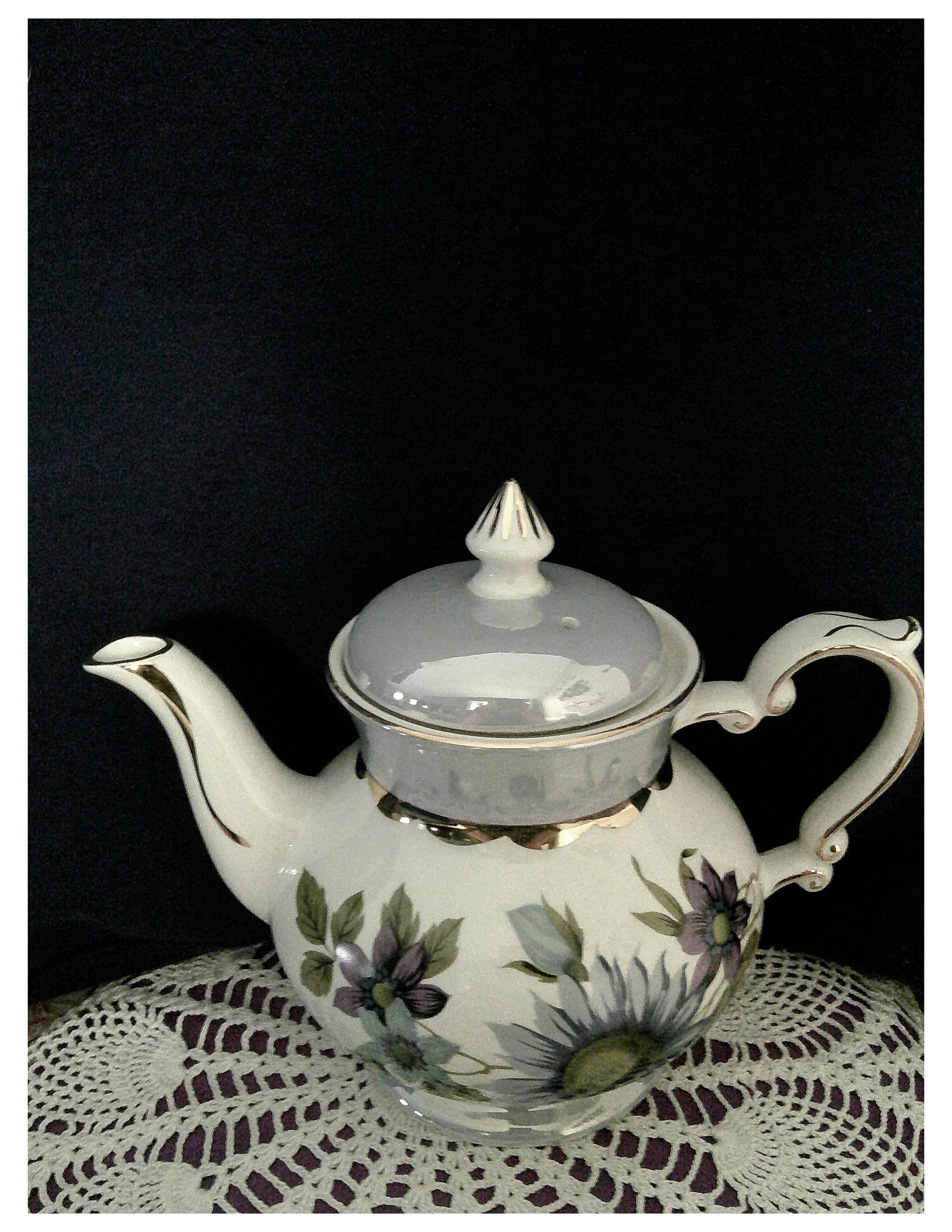 DSCF0030  Gibsons teapot  1.jpg