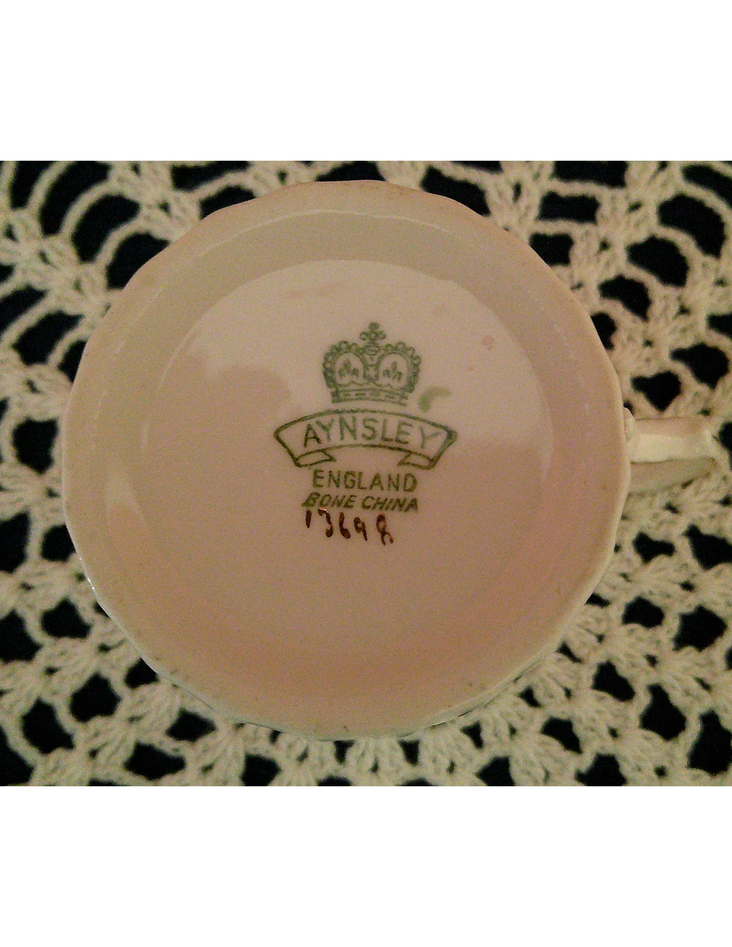 DSCF0058  Aynsley teacup 3.jpg
