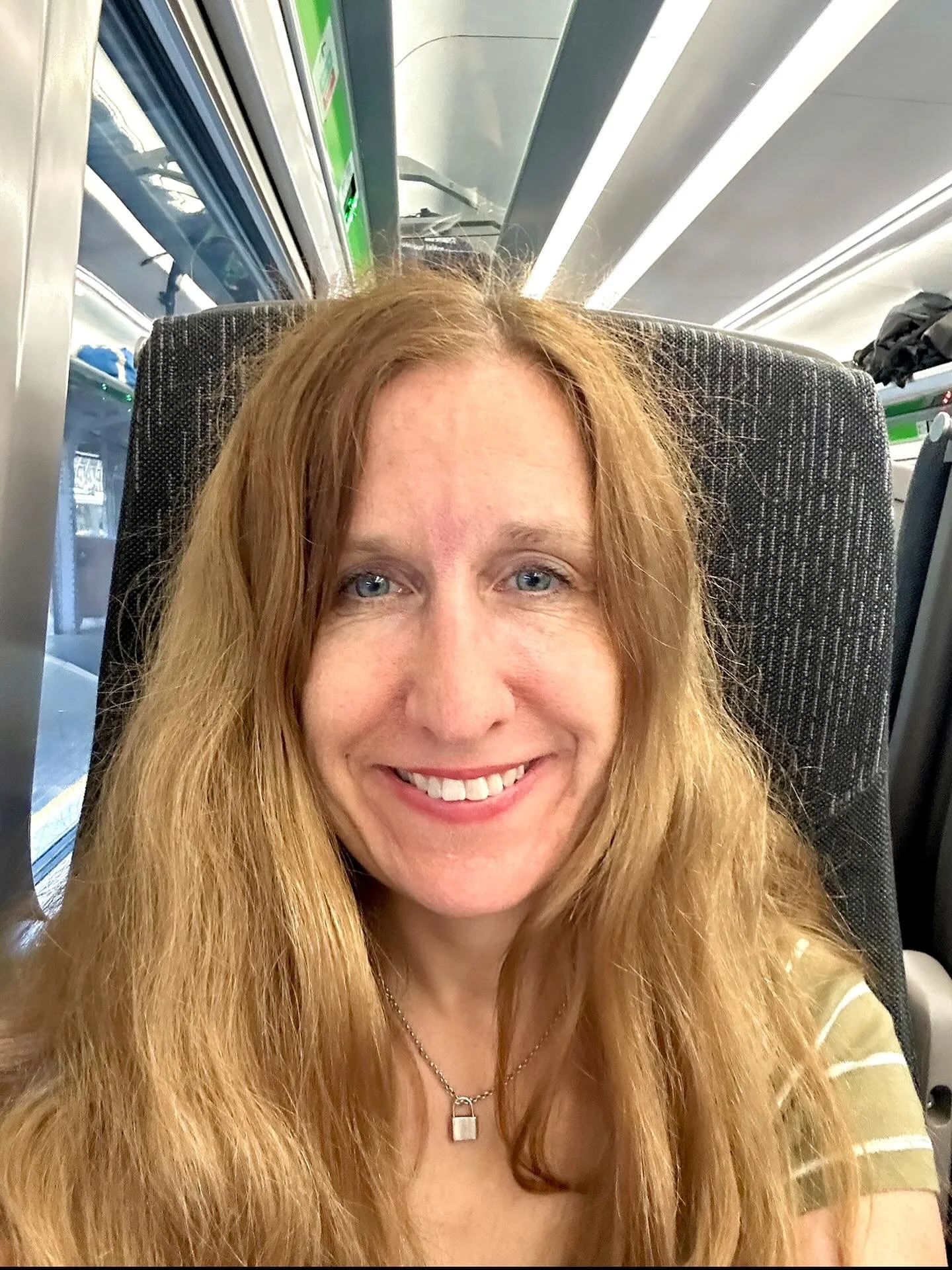 Train selfie! I'm on my way to hang out and do some events in beautiful Cornwall with two of my favourite authors @liz_fenwick and @susanna.kearsley 💕 I'm so excited!! The sun is shining and the train is moving, which is a particularly good thing af