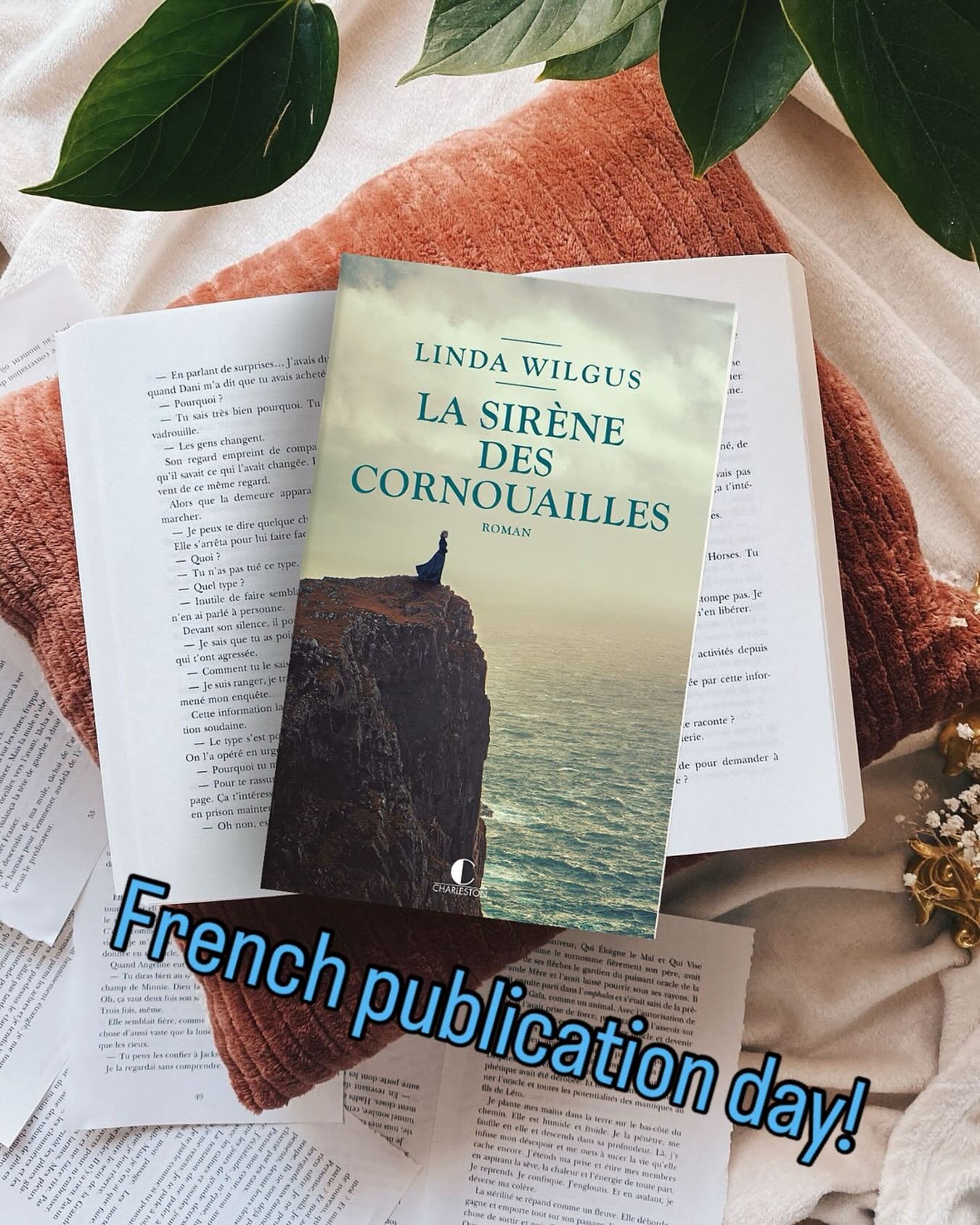 It's publication day in France for my debut novel THE SEA CHILD! ❤️🇫🇷 I couldn't be more excited! France holds a very dear place in my heart as I not only love it, it is also the country I have spent the most time in outside of those in which I hav