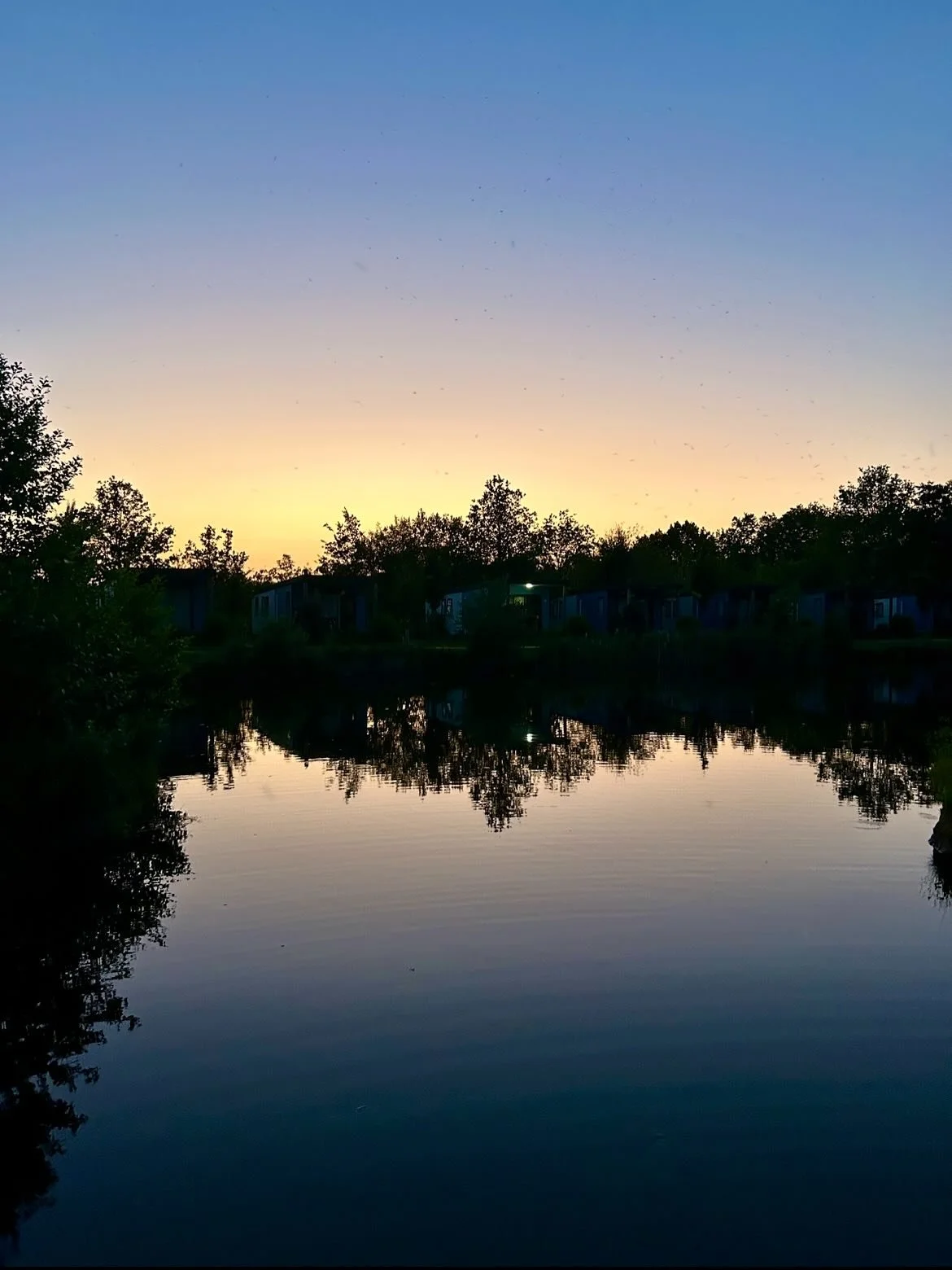 Sunset at the lake during our stay in Twente, the Netherlands last week ☀️ Today has been a full day with lots of editing as I'm trying to whip book 3 into shape. Tomorrow I'll be working in a cafe in Cambridge for a change of scenery and to ferry ab