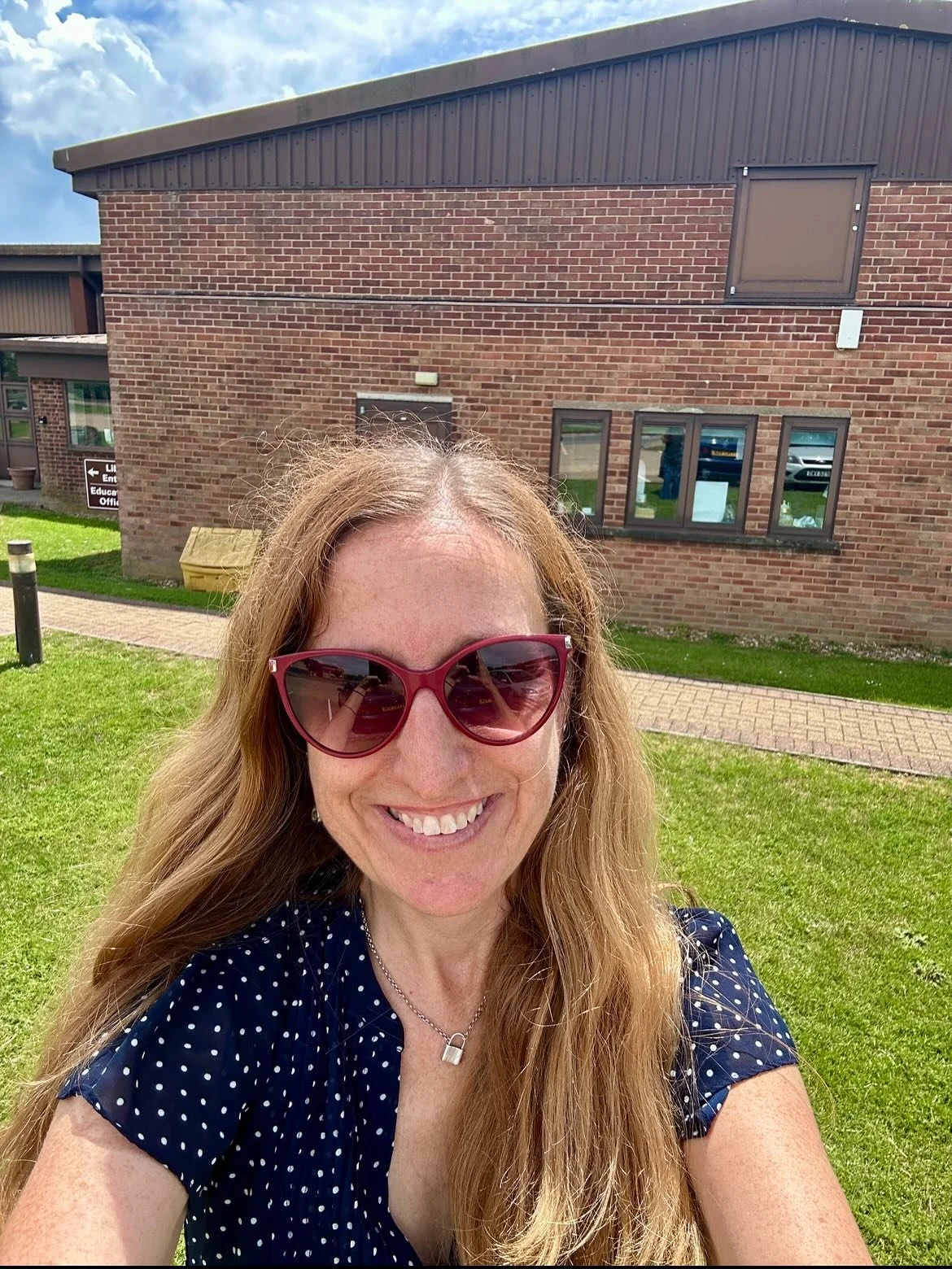 I had an amazing time today talking all things writing and publishing with the Write Your Heart Out writing group at our local base library 📖 Such a good time in fact that I only managed to snatch a pic at the very end, of me and lovely fellow write