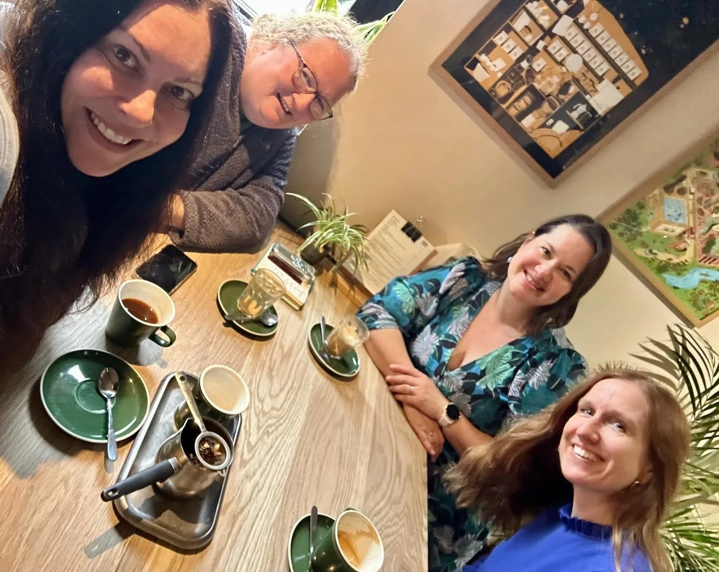 I had the best time this morning catching up with @authormichellemoran @astockhamauthor and @cressidadowning ❤️ Loved chatting about all things writing and publishing and of course everything else!! Now home for a quick lunch and then I'm getting bac