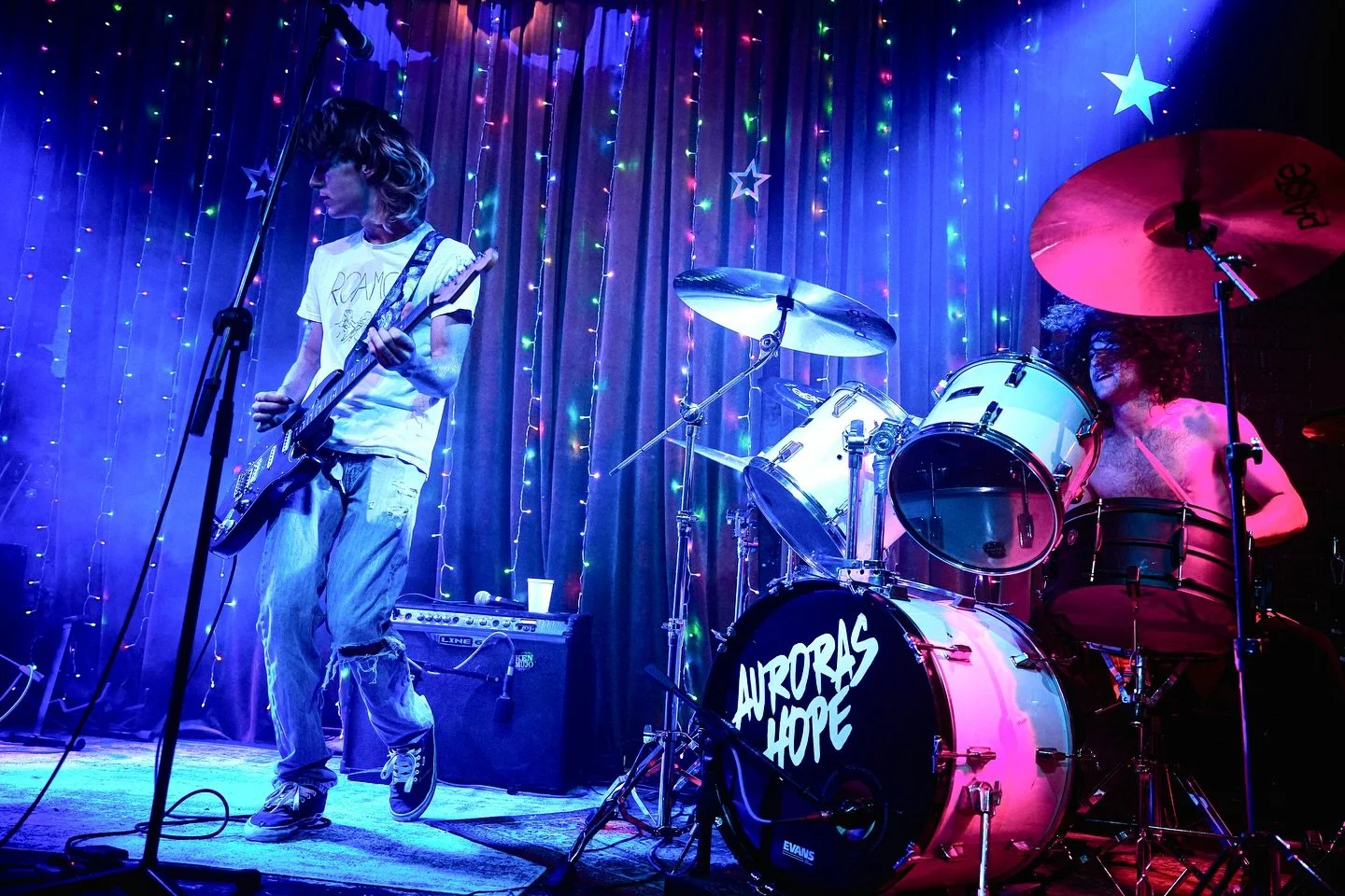 Photos from last Saturday of @theaurorashope @petrasbar 

#concertphotography #livemusicphotography