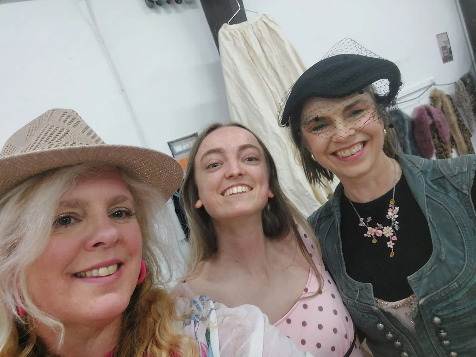 Kate, Jasmine and Zoe Parker at Dress Up and Draw.JPG