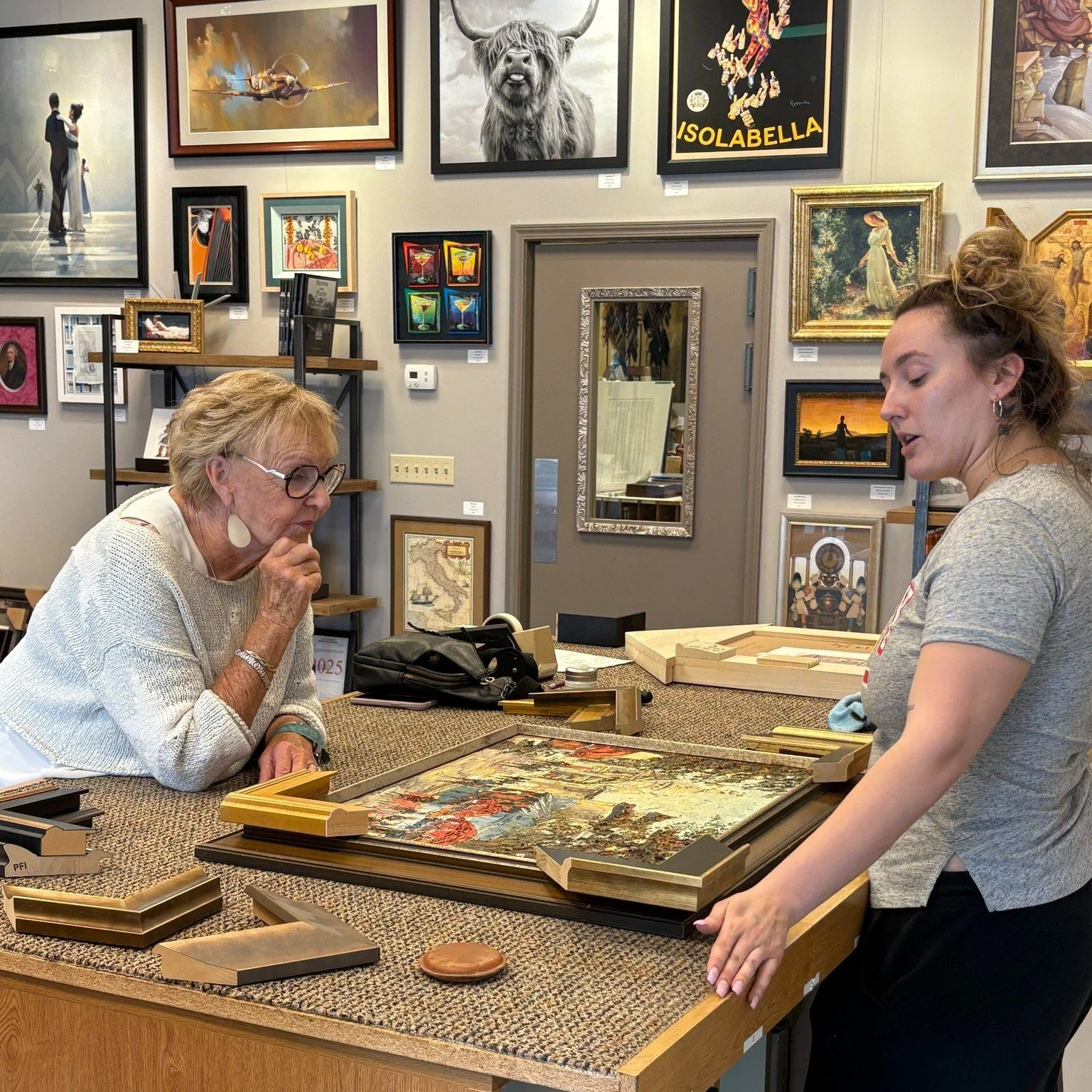 We work closely with you to make sure your frame and experience is everything you hope for!
Give us a call at 816) 326-7949 or visit our website www.parkvilleframegallery.com.