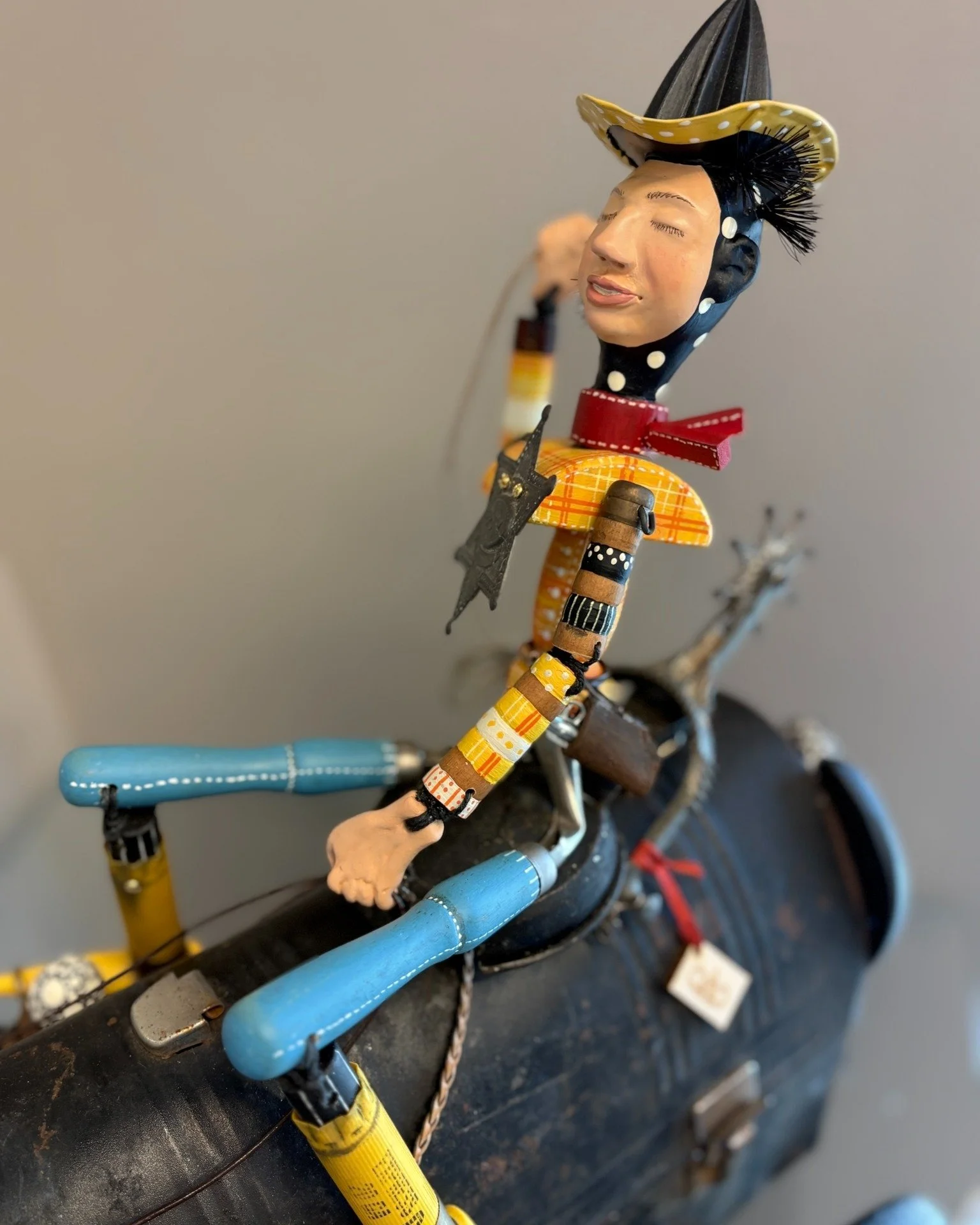 There's a new sheriff in town! Julie Koch's latest has everyone smiling!

#juliekochdesigns #thefusionartgallery #kcartists #kansascityartists