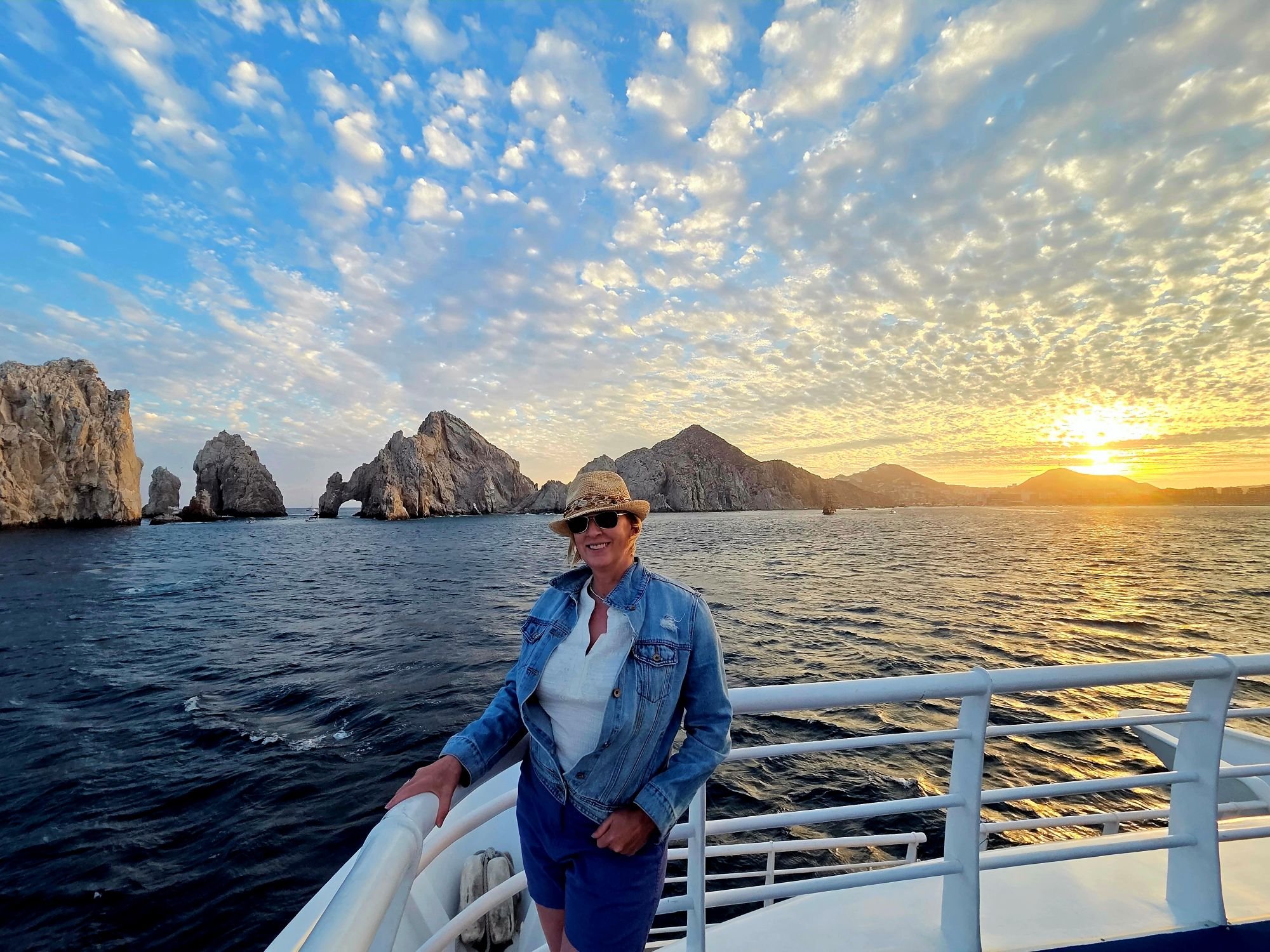 The Arch of Cabo San Lucas at sunset