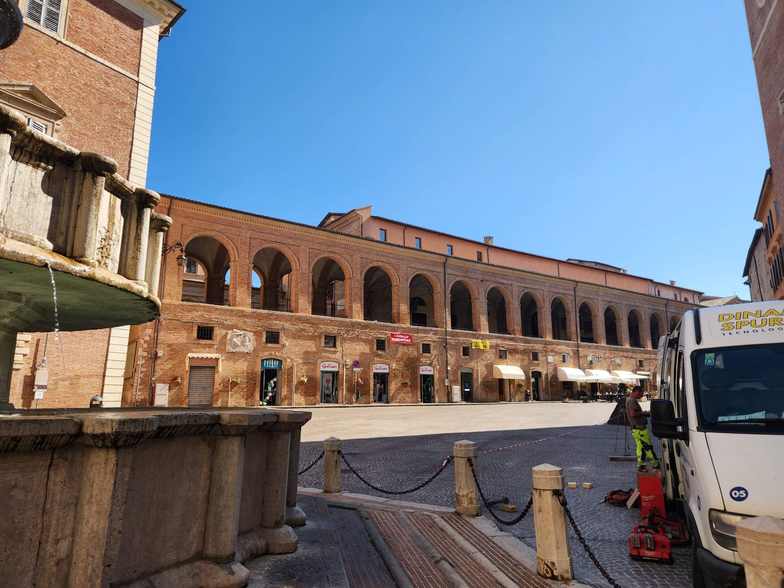 Fabriano - Piazza del Comune