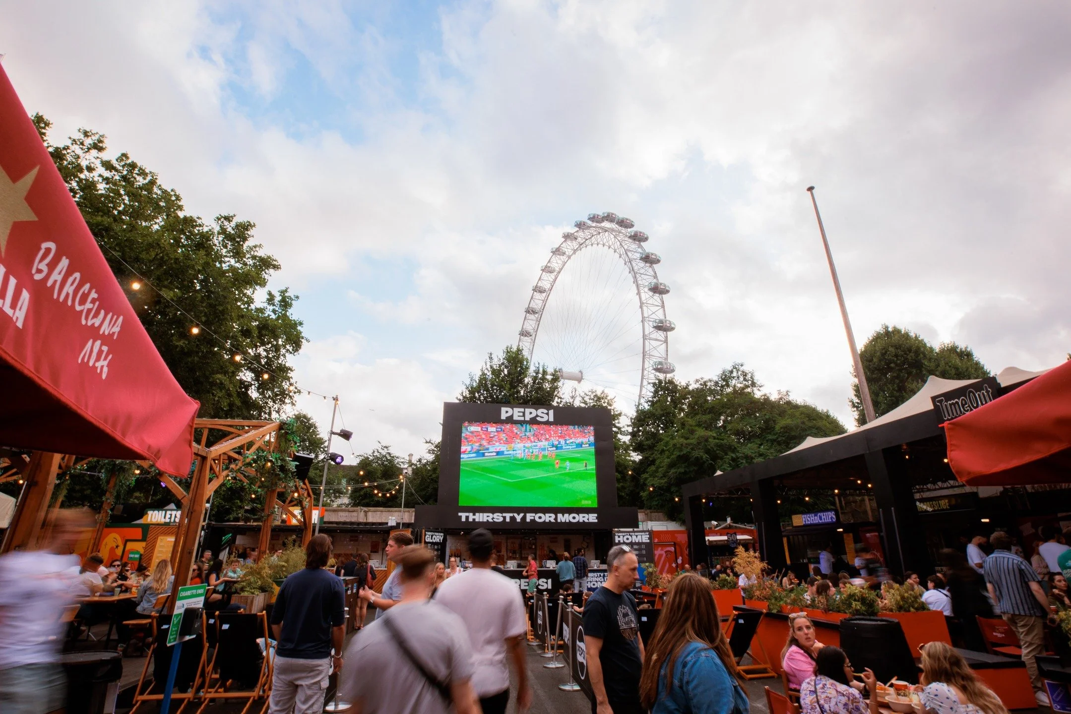 Well played to the @lionesses last night! A solid performance and a well-deserved result. We are looking forward to the semi-finals with real excitement. Best of luck in the next round! 🦁⚽ #Lionesses #SemiFinals #oohadvertising