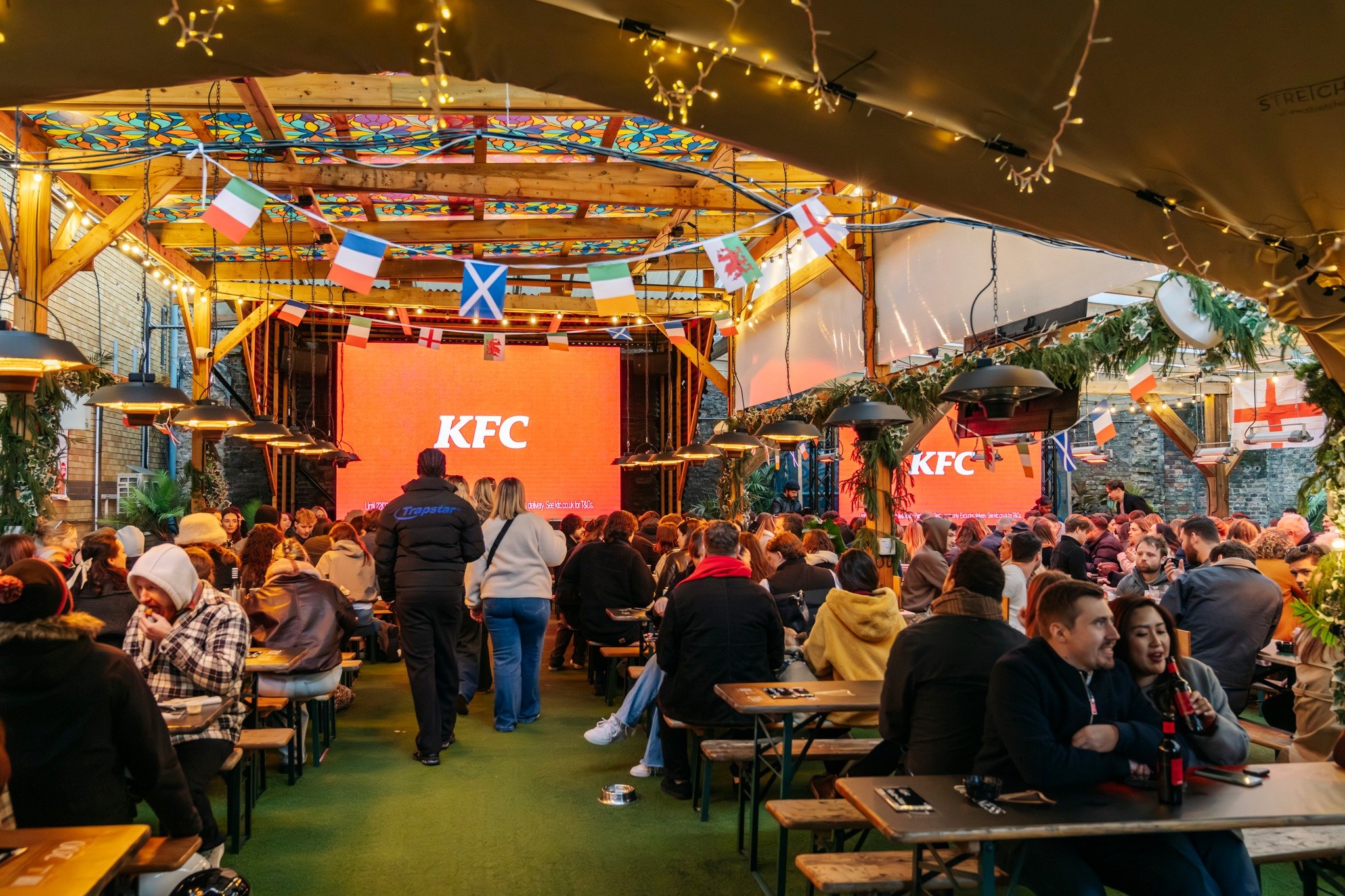 🏉 As the Six Nations action heats up, our ads are lighting up the big screen, connecting with fans where the rugby passion runs highest.

With more games still to come, there&rsquo;s still time for brands to get in front of rugby fans on match days.