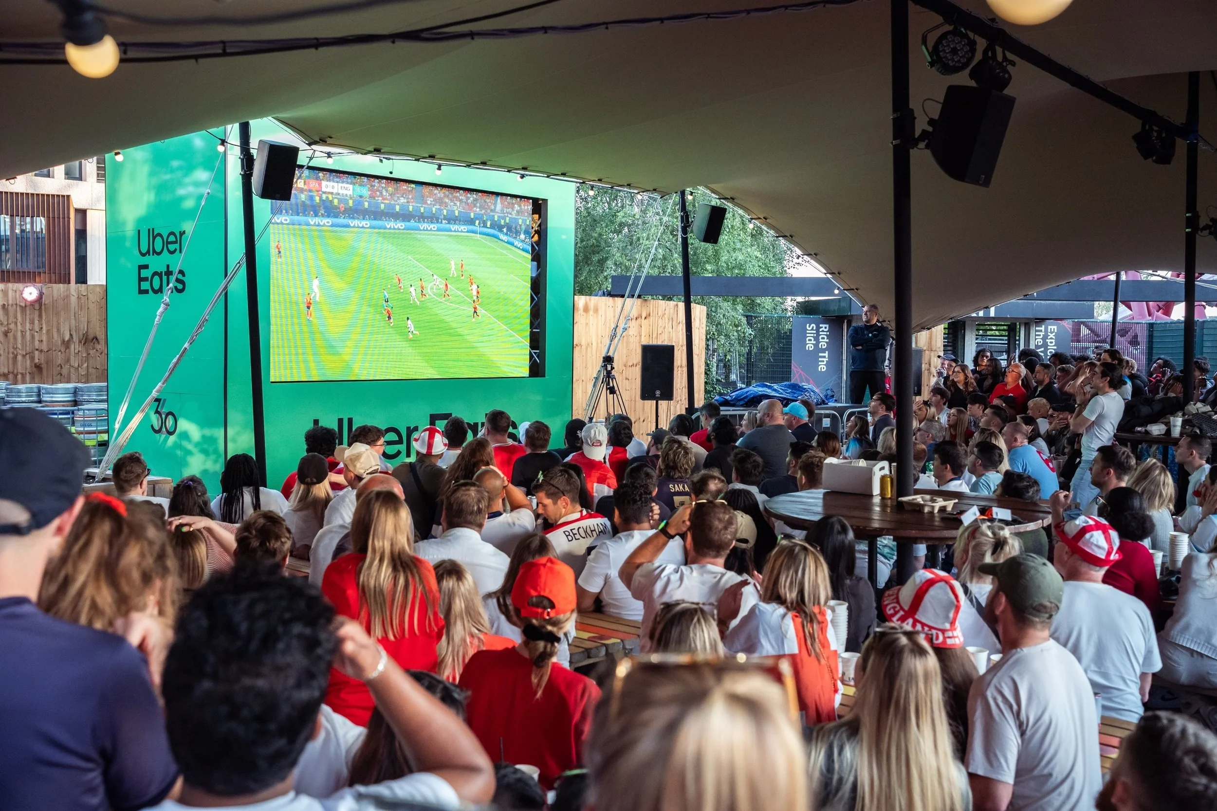 Life finally looks like this again🤩 We cannot wait to see our sites packed out this evening for the England vs Croatia game. 

Good luck to the boys 🏴󠁧󠁢󠁥󠁮󠁧󠁿🏆