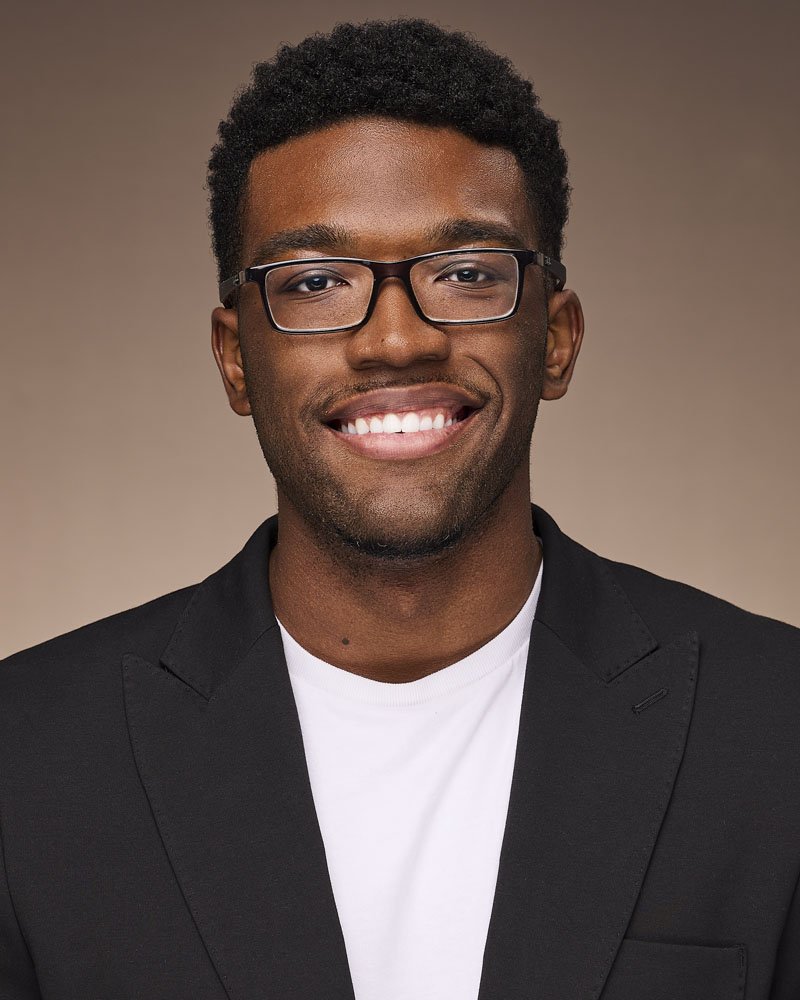 studio-business-headshot-of-a-black-man-in-Los-Angeles.jpg