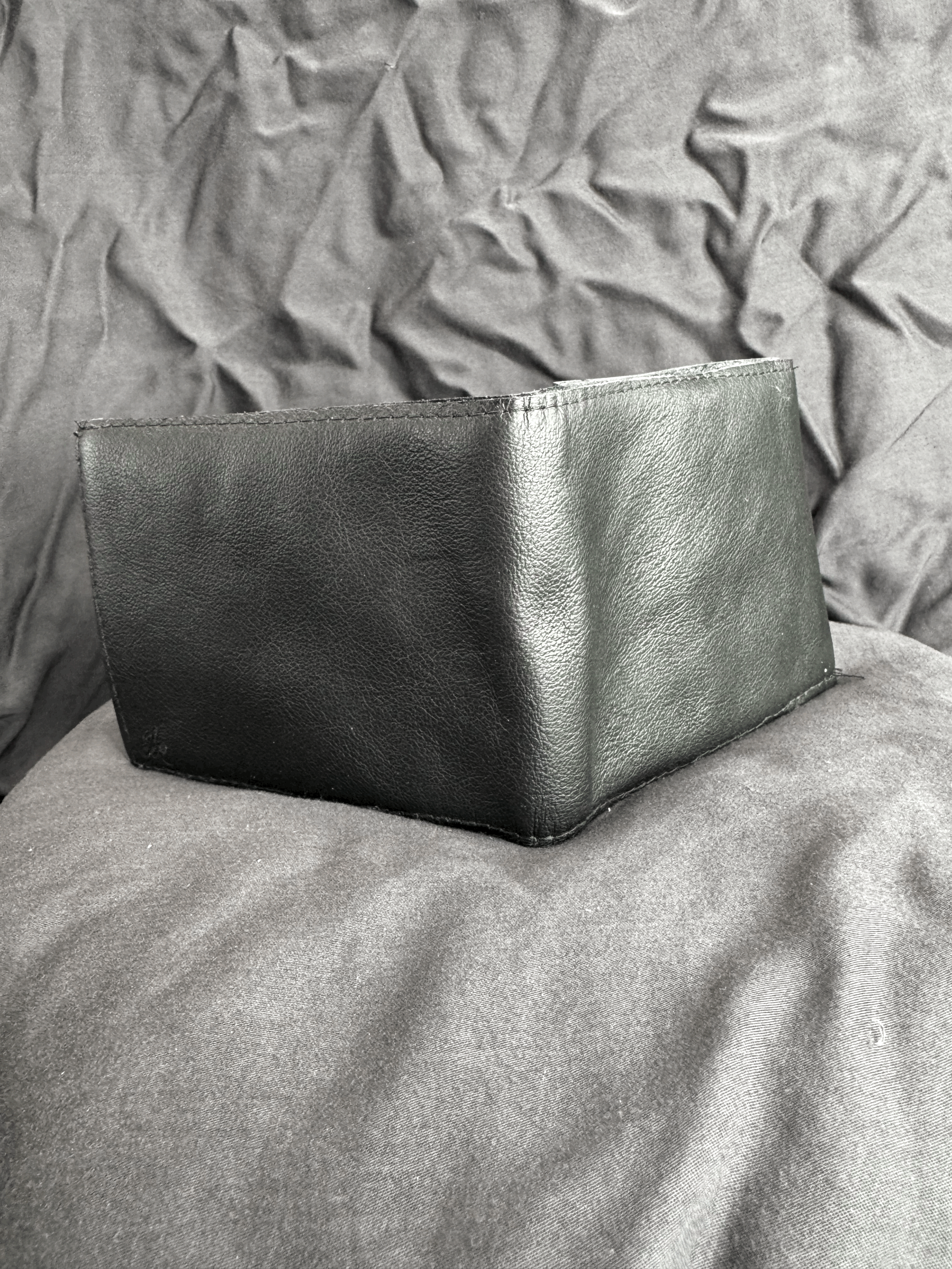 Obsidian Minimalist Bi-Fold Wallet