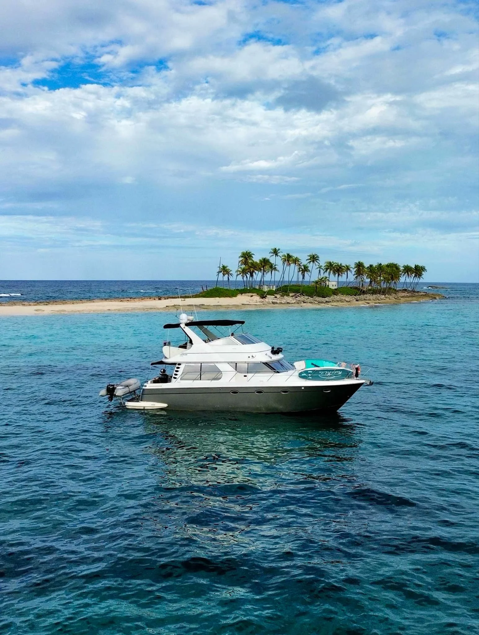 Carver 450 Pilothouse - available to cruise in Nassau, Bahamas