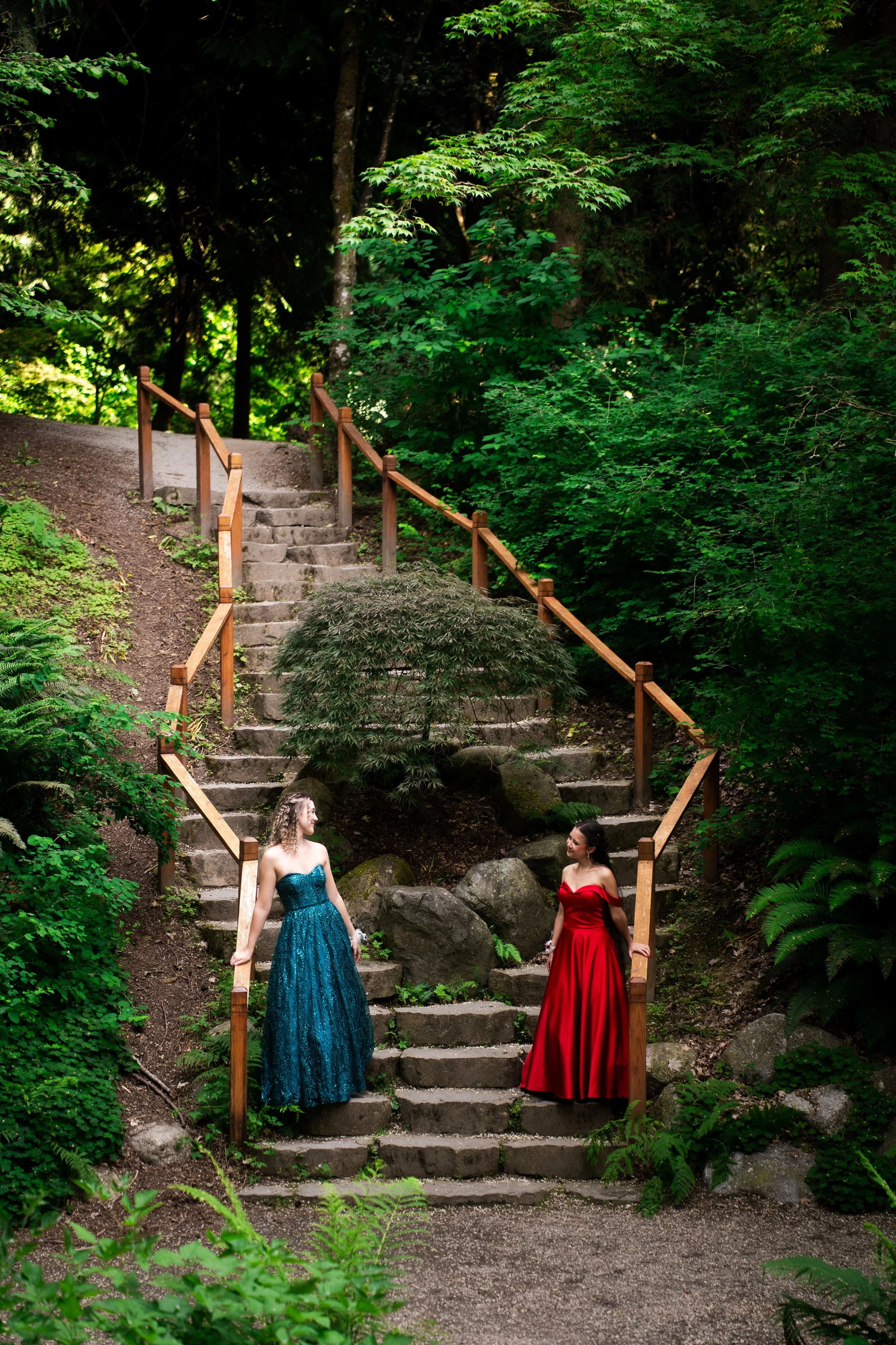Ava&MicaGradPhotoshootJune1st2026-80.jpg