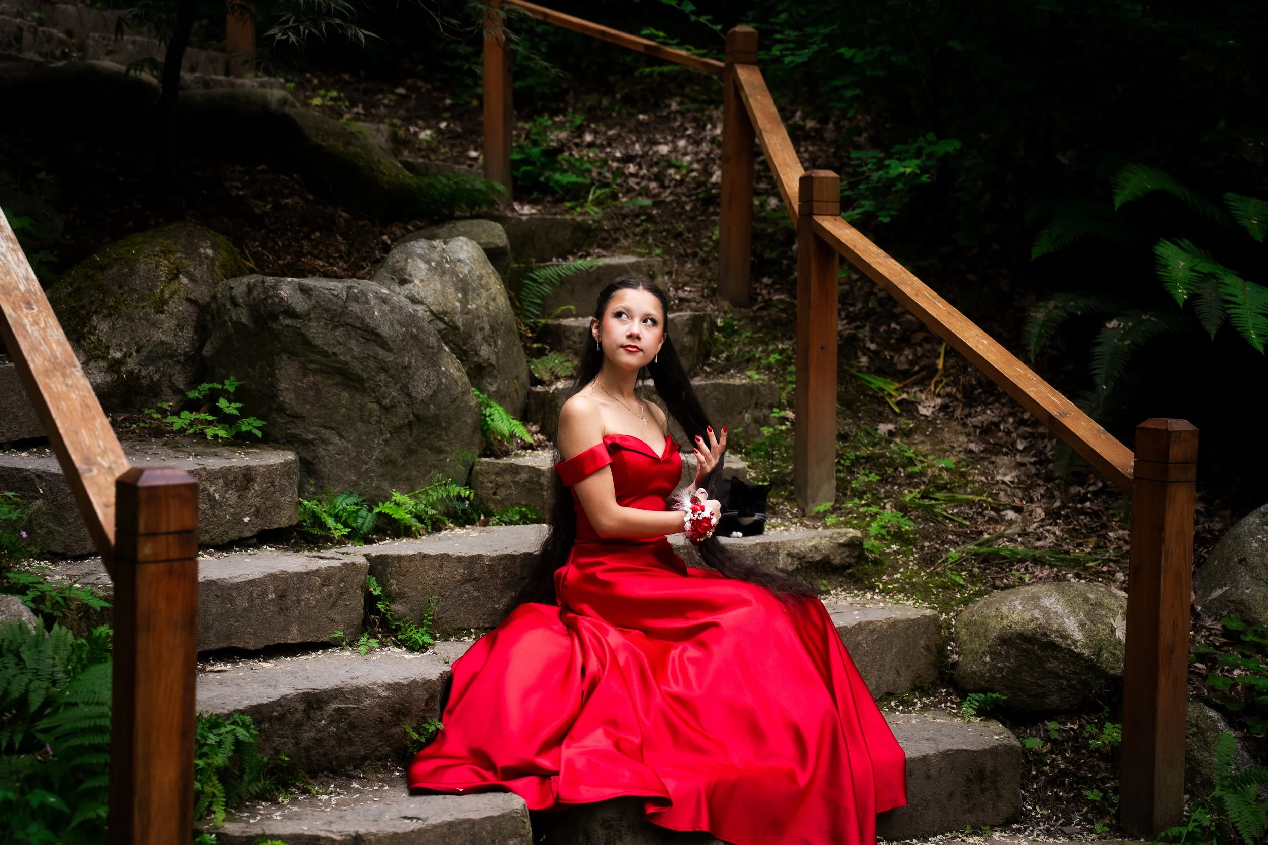 Ava&MicaGradPhotoshootJune1st2026-102.jpg
