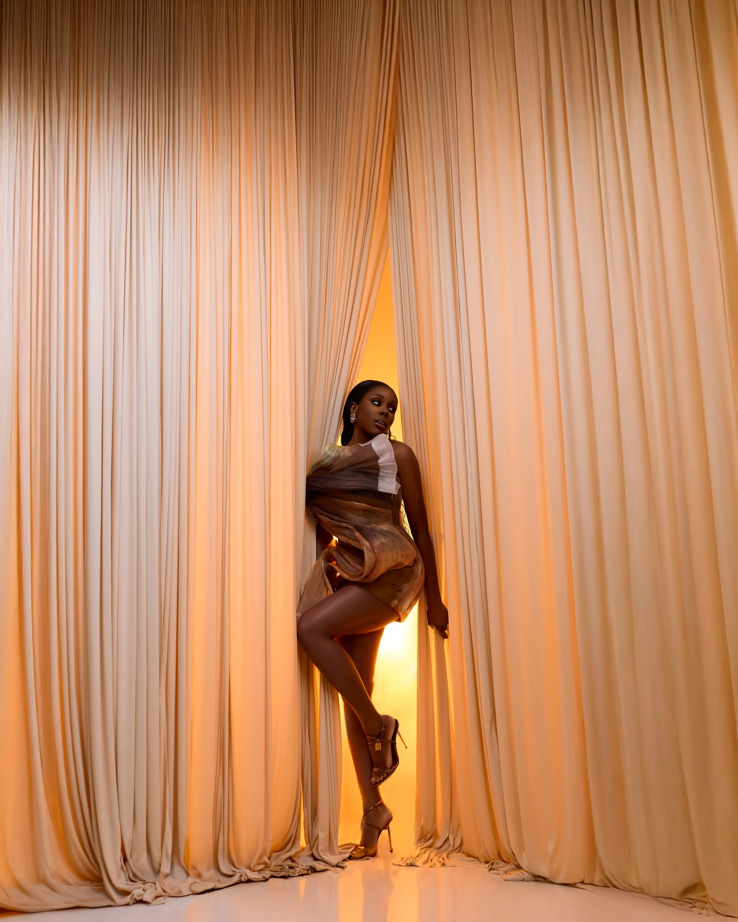 Hue Follow the sun0076 1.jpg