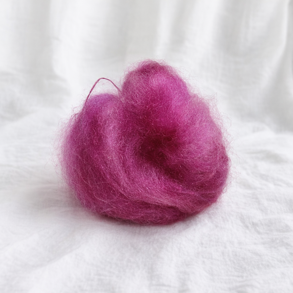 Trilobal Nylon, Damson plum.png