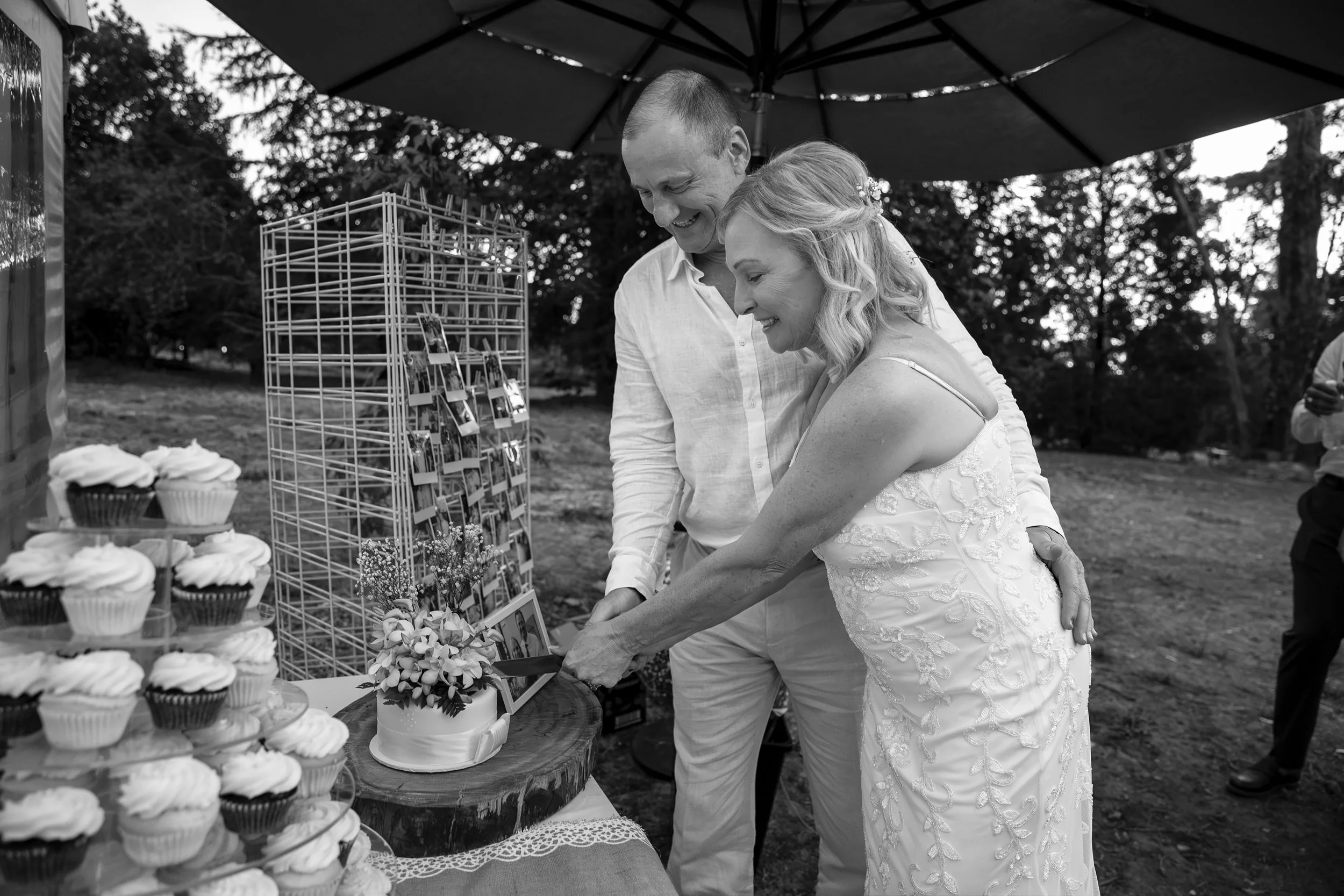 Elise&Steve_A23I9591_E_BW.jpg