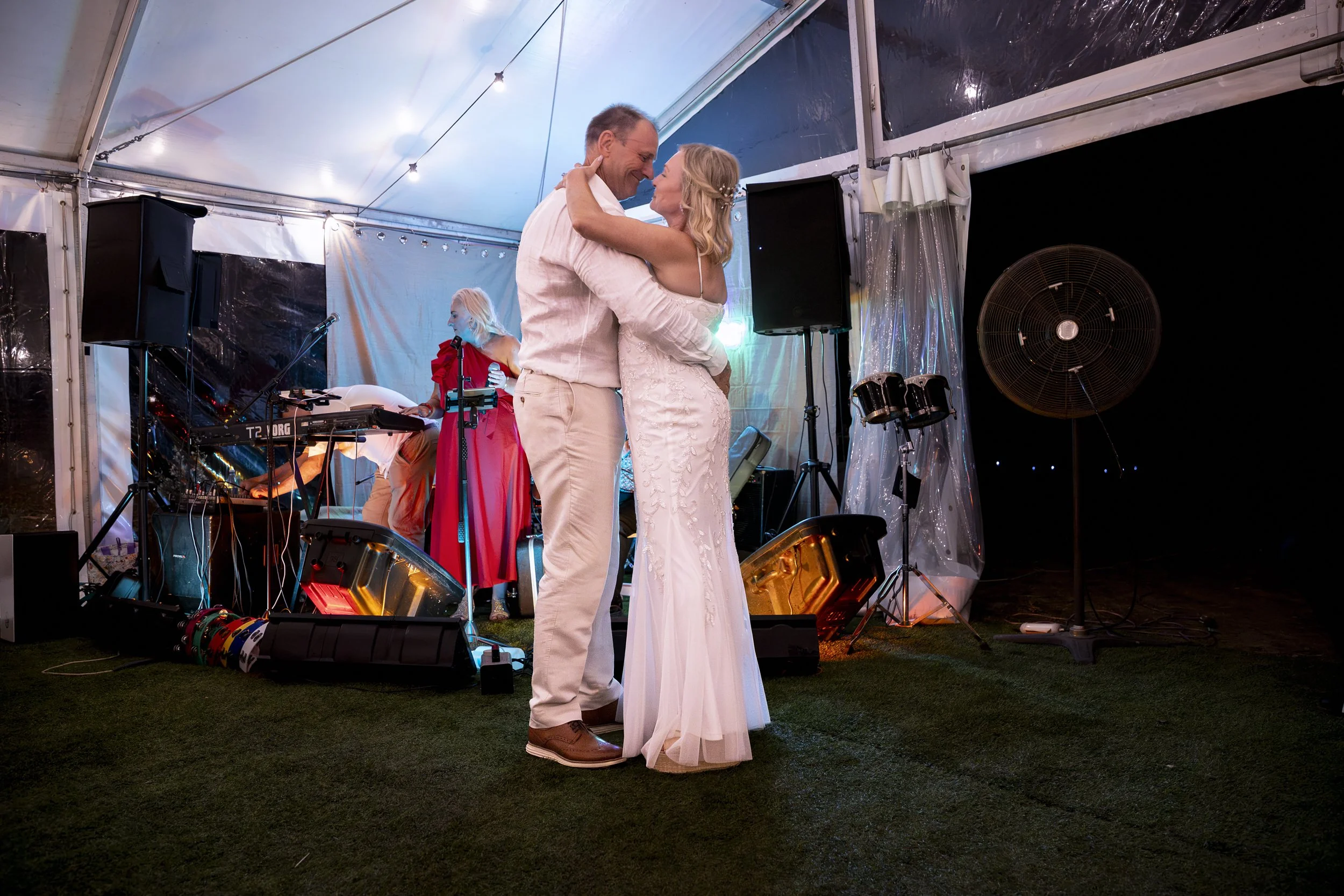 Elise&Steve_A23I1414_E.jpg