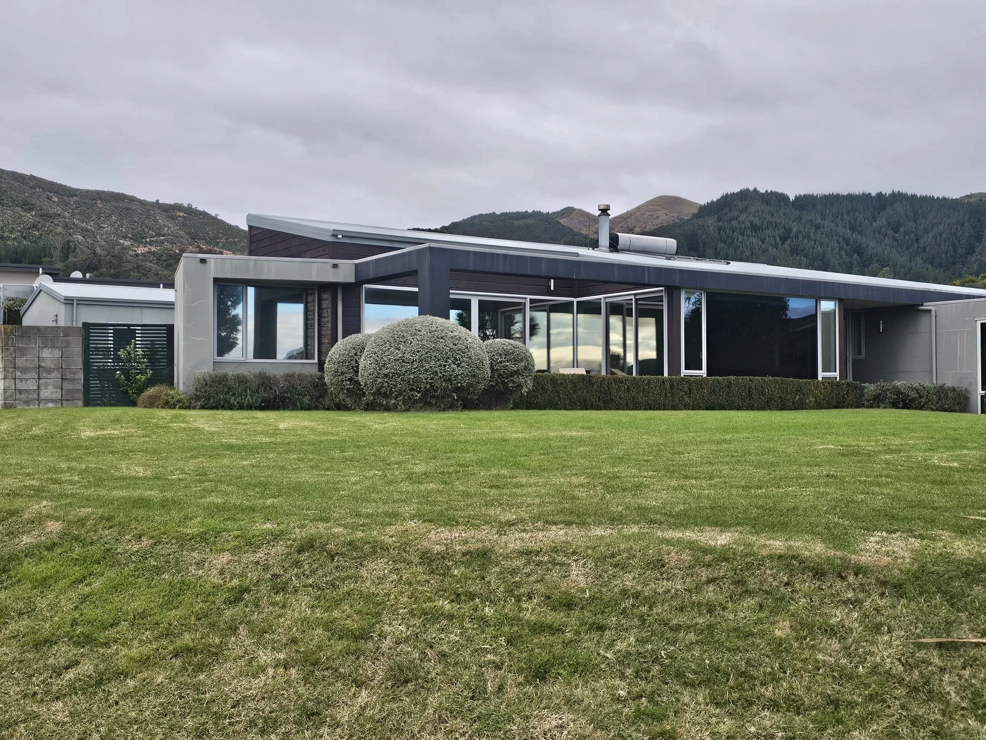Ligar Bay Coastal Stay