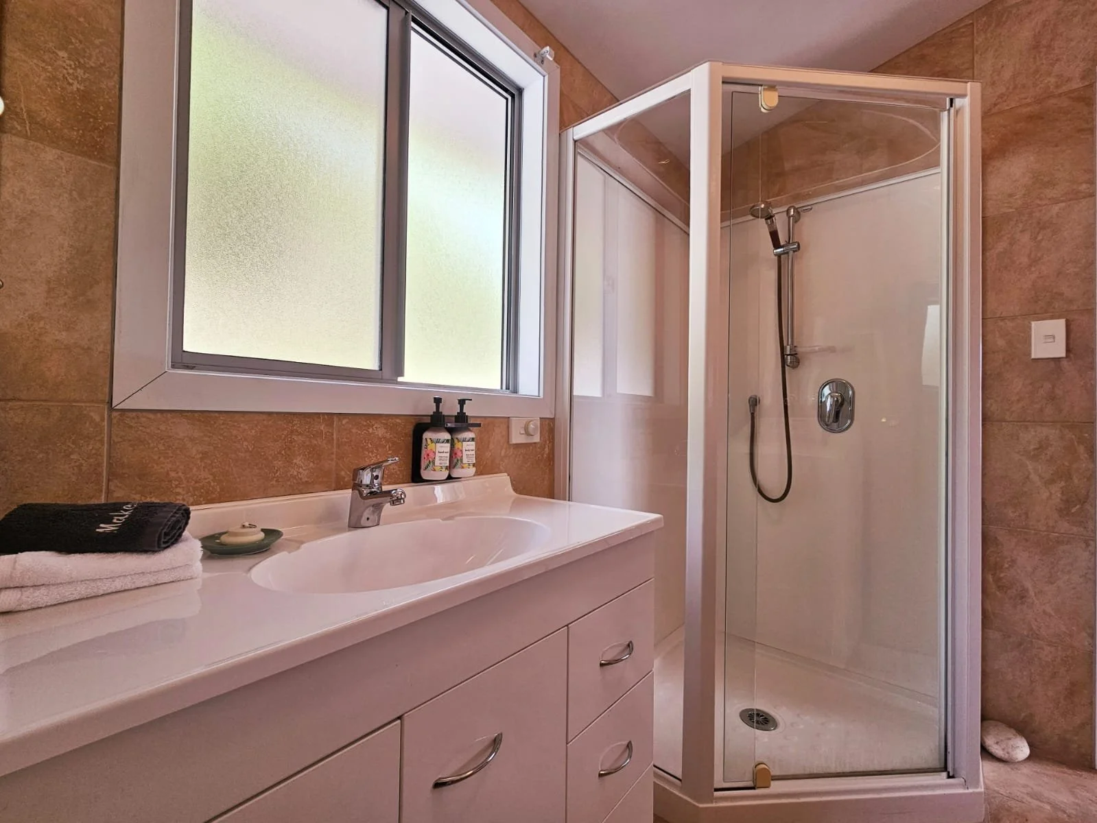 WhatsApp Image 2025-11-23 at 19.28.49_8f662140.jpg