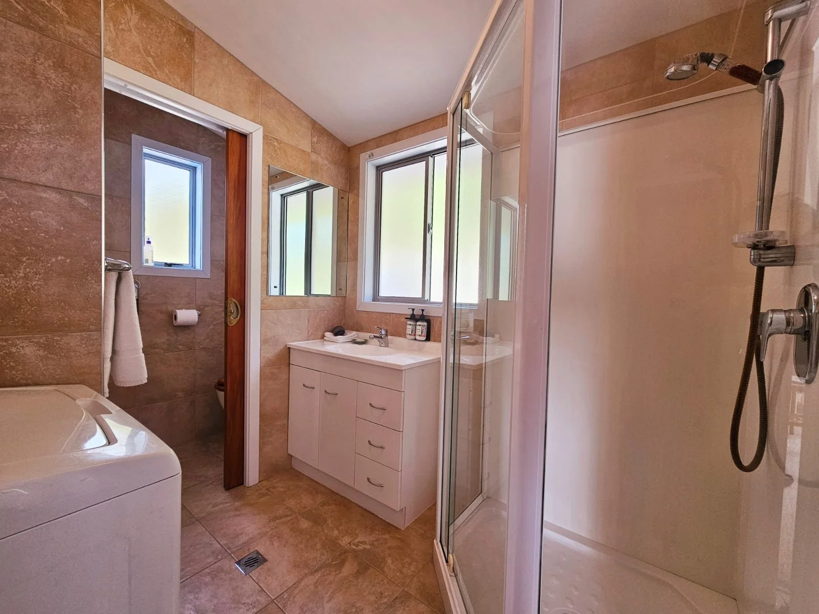 WhatsApp Image 2025-11-23 at 19.28.50_0d26b45e.jpg