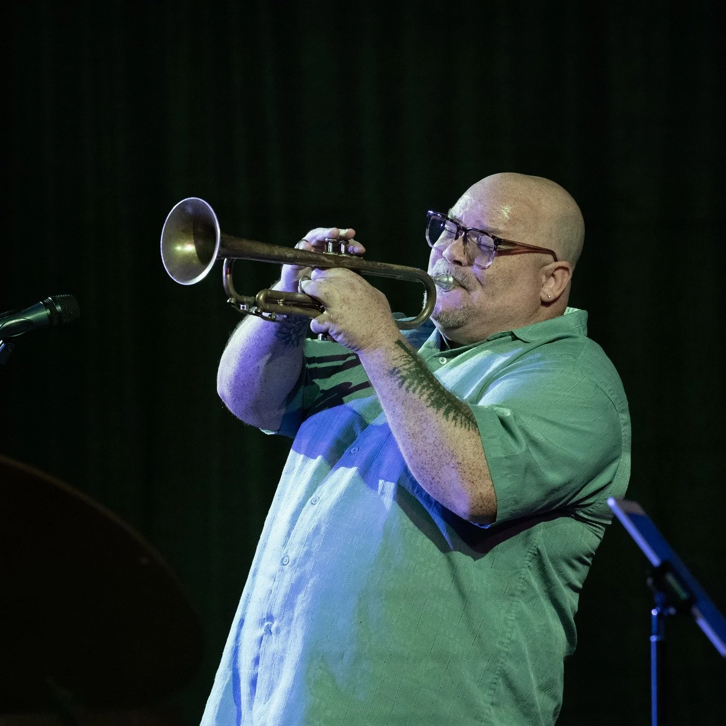 The Jazz Room presented a set of New Orleans standards at Alberta Abbey. Farnell Newton led a band of excellent musicians who showed that turned in a wonderful set. Nice way to spend a beautiful fall day in &quot;war ravaged&quot; Portland Oregon! @f