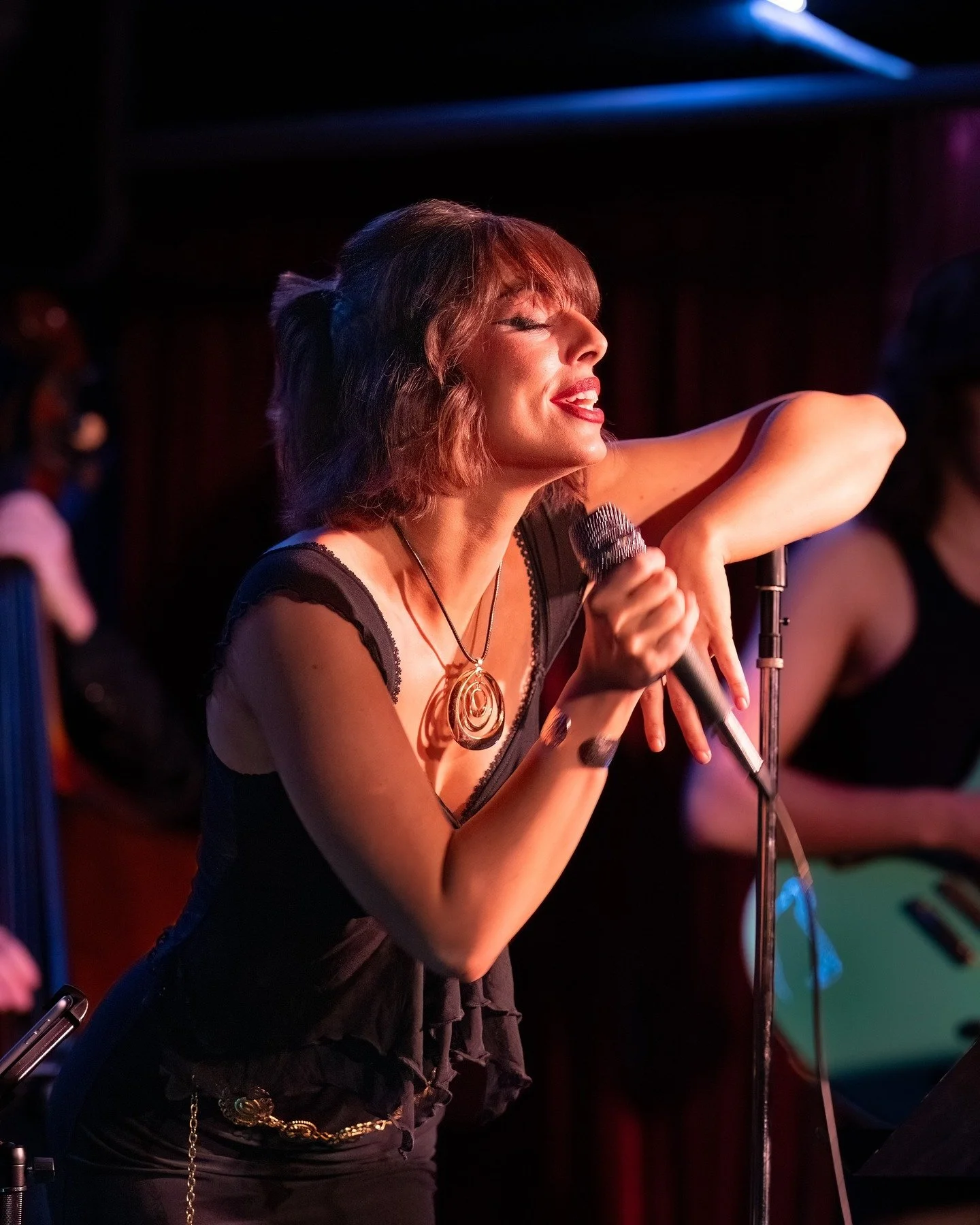 Brigitta Teuscher tonight at the Jack London Revue performing two sets of nothing but Nora Jones. She was backed by an all-star band before a full house. It was an another sublime performance by Brigitta. The show was produced by James Latham, who al