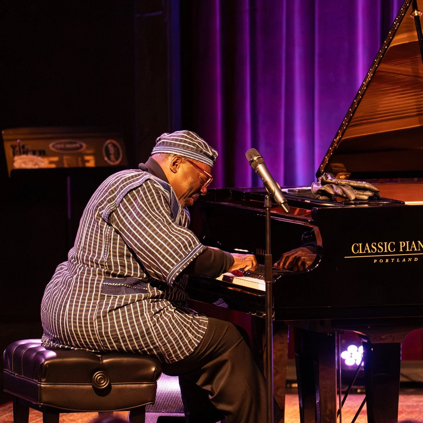 Cyrus Chestnut put on a piano jazz master class at the Alberta Rose Theatre last night. The much honored Chestnut was brought to Portland by the Biamp Portland Jazz Festival put on each year by PDX Jazz. Nearly every show over the festival's 10-day r