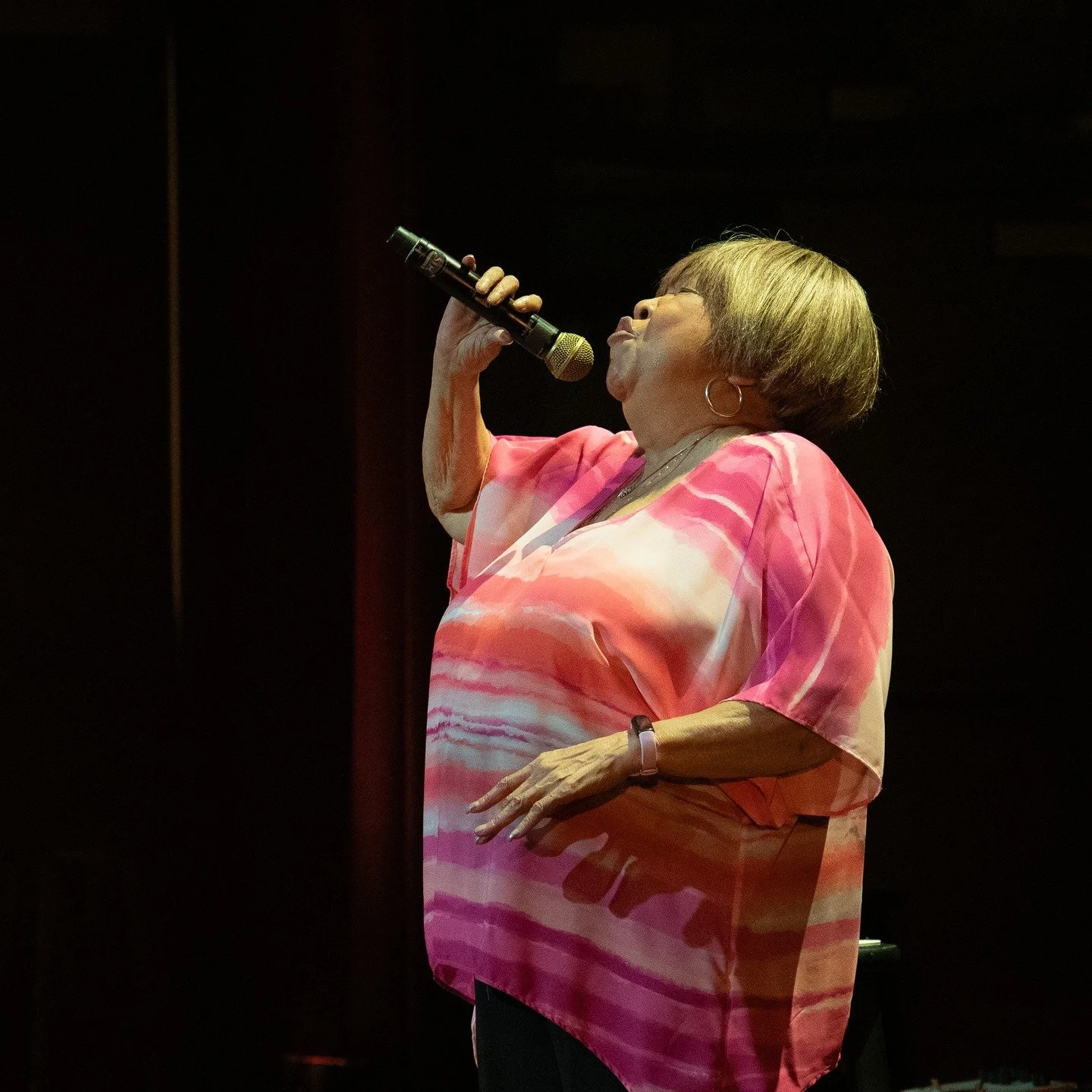 The iconic Mavis Staples had the PDX Jazz sell out crowd on its feet as she closed out the last night of the 2026 Biamp Portland Jazz Festival. He voice has not lost an ounce of its power to inspire us all to keep on marching. @mavisstaples @pdxjazz 