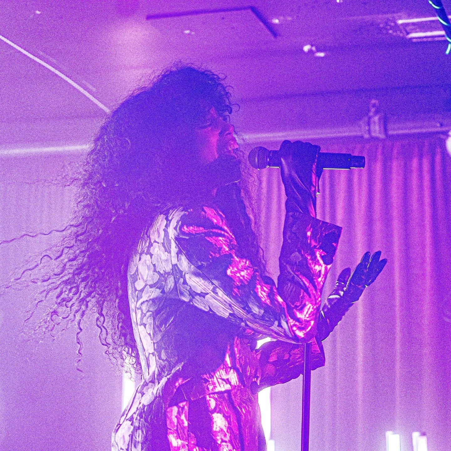 Rochelle Jordan rolled into PDX tonight and was greeted by a sold out house at The Jack London Revue. She had the large crowd dancing from the first note to the last. @rochelle_jordan @jacklondonrevue @souldoutmusic