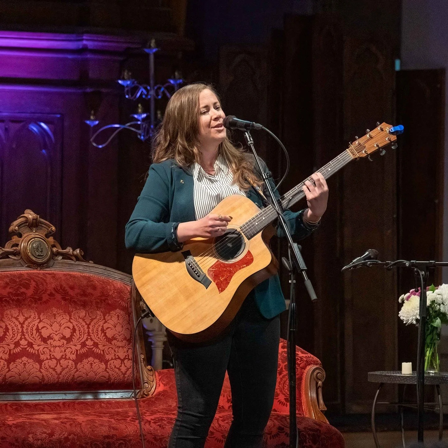 One of Portland's favorite singer songwriters, Ronnie Carrier opened at The Old Church last night. Ronnie is hugely talented and a pillar of the local music scene. She hosts a monthly program for songwriters looking to hone their skills - only one of