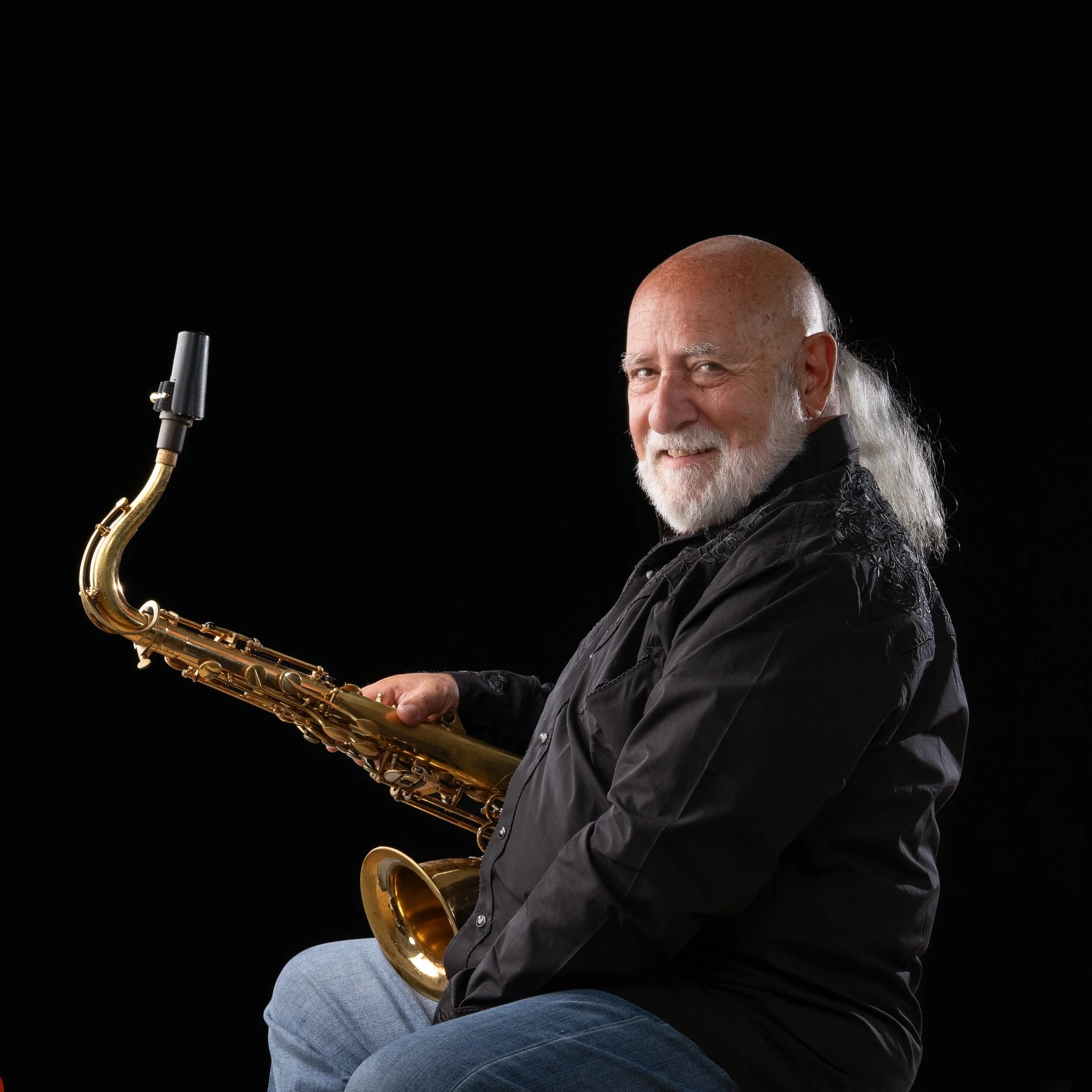 Michael Bard, musician, composer and founder of Studio Bard in my Becker Canyon Studios today. Studio Bard is a full service recording and production studio. Micheal and I quickly established Northside Chicago cred and the rest was a lively photograp