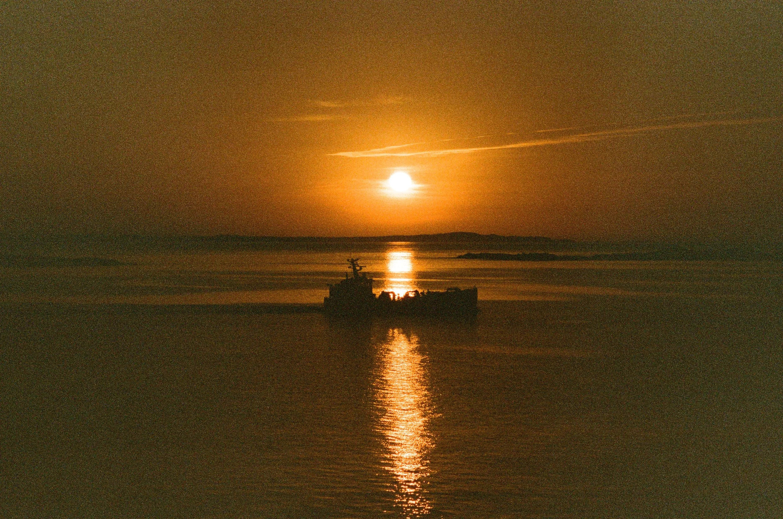 2 boat sunset.JPG
