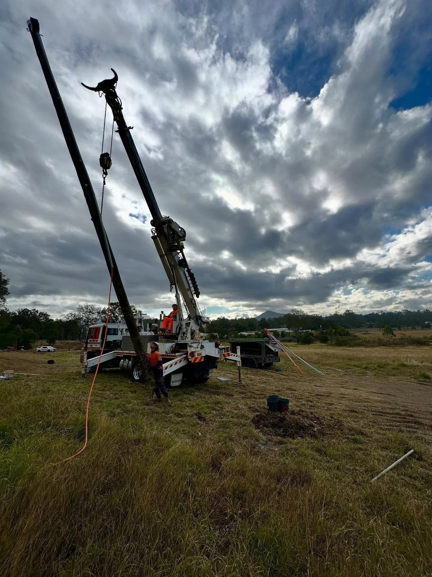 Another new connection underway ⚡️
This one&rsquo;s for a country estate build out in Aratula.
We supplied and installed the property pole and switchboard &mdash; ready for Energex connection 🤙

#goldcoastelectrician #brisbaneelectrician #scenicrime